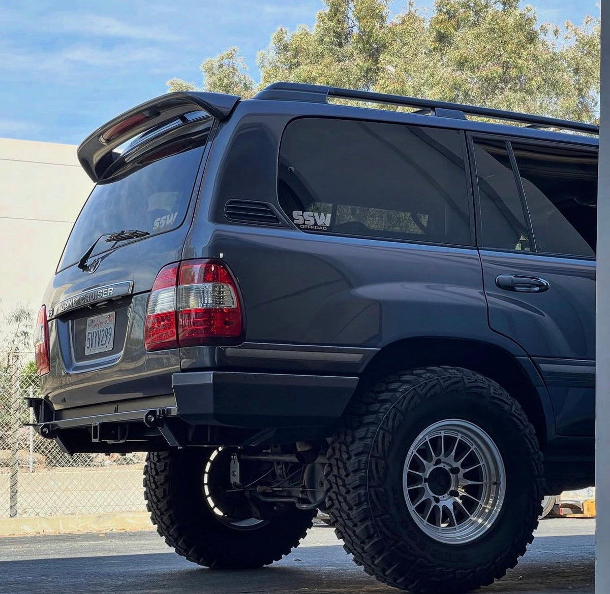 Dr. KDSS B.O.T.C.K. track bar correction kit for Toyota Land Cruiser 100 Series and Lexus LX 470