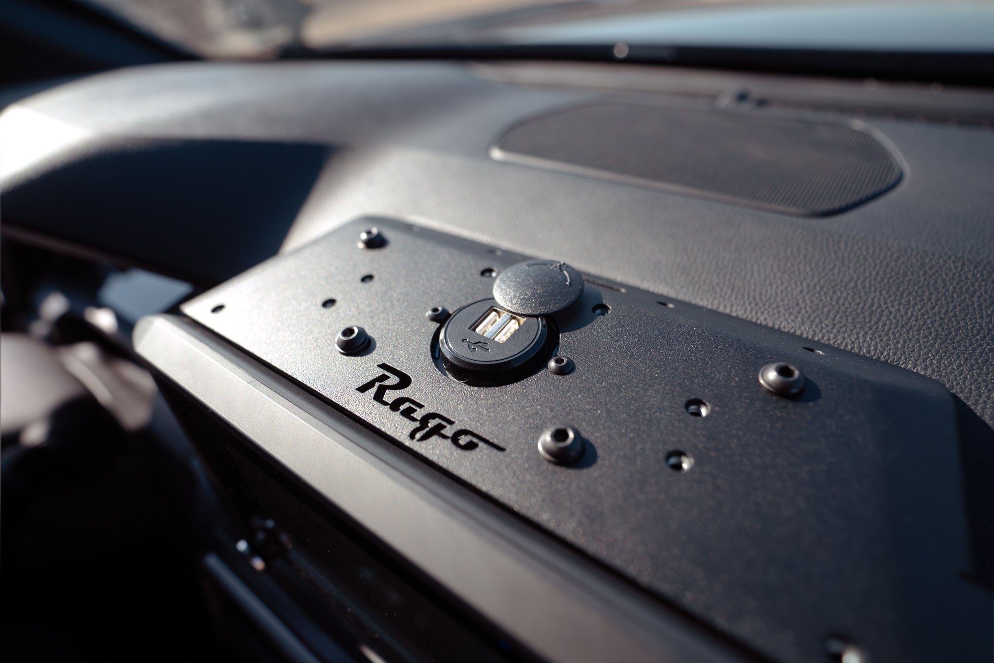 6th-Gen-4Runner-Device-Dash-Mount-Installed-6 - NVMOS