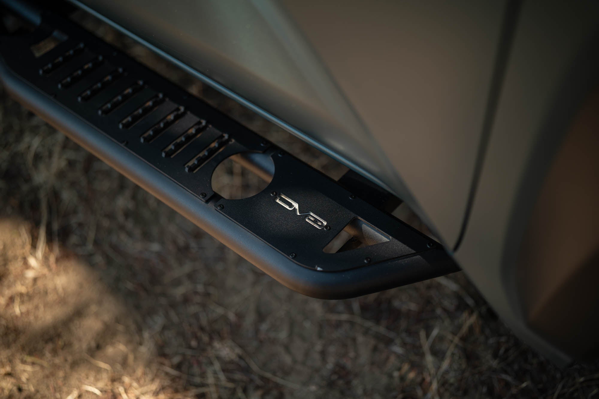 6th-gen-Toyota-4Runner-OE-Plus-Side-Steps-Installed-5 - NVMOS