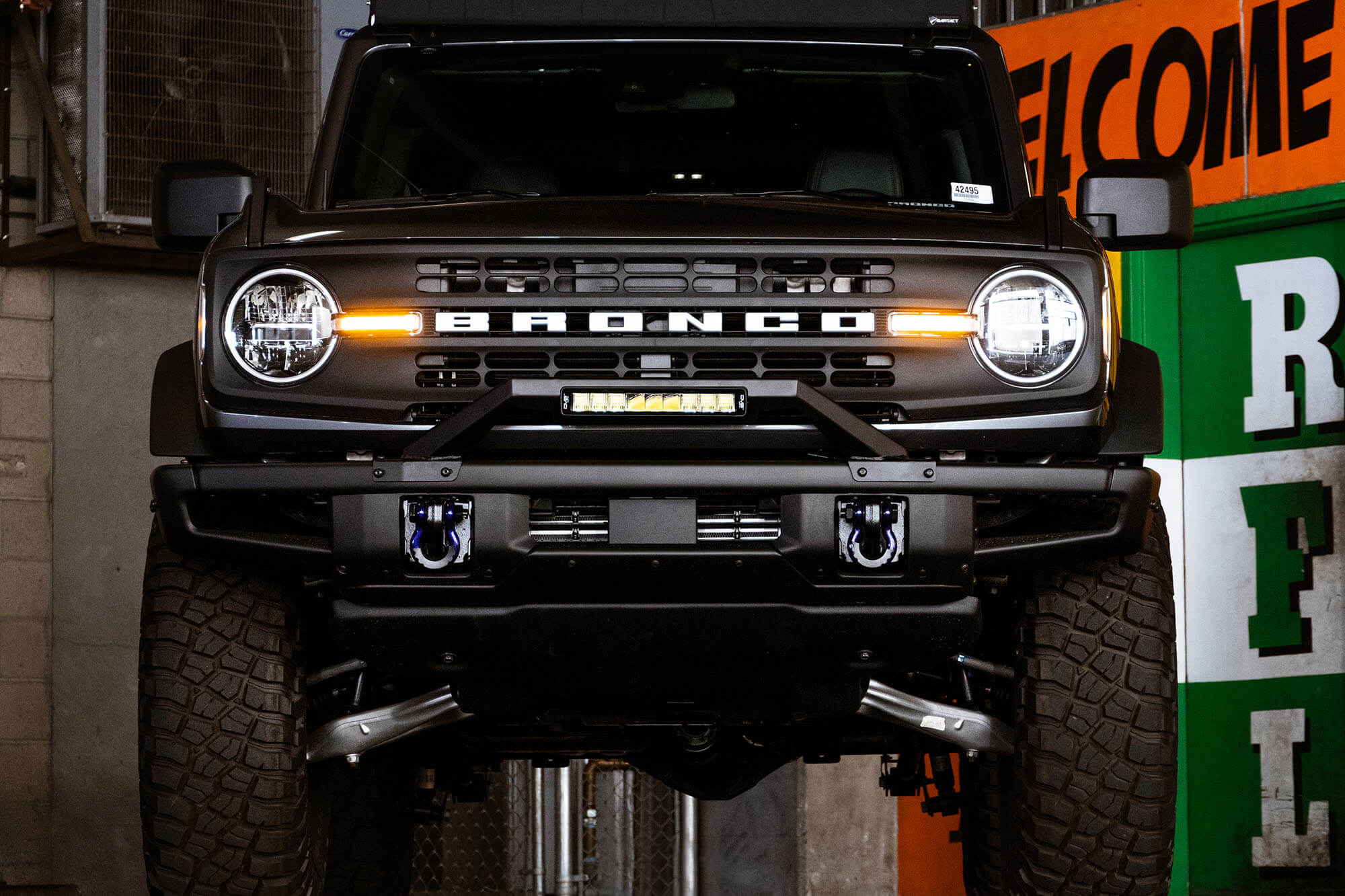 6th-gen-bronco-factory-bumper-bull-bar-with-light - NVMOS