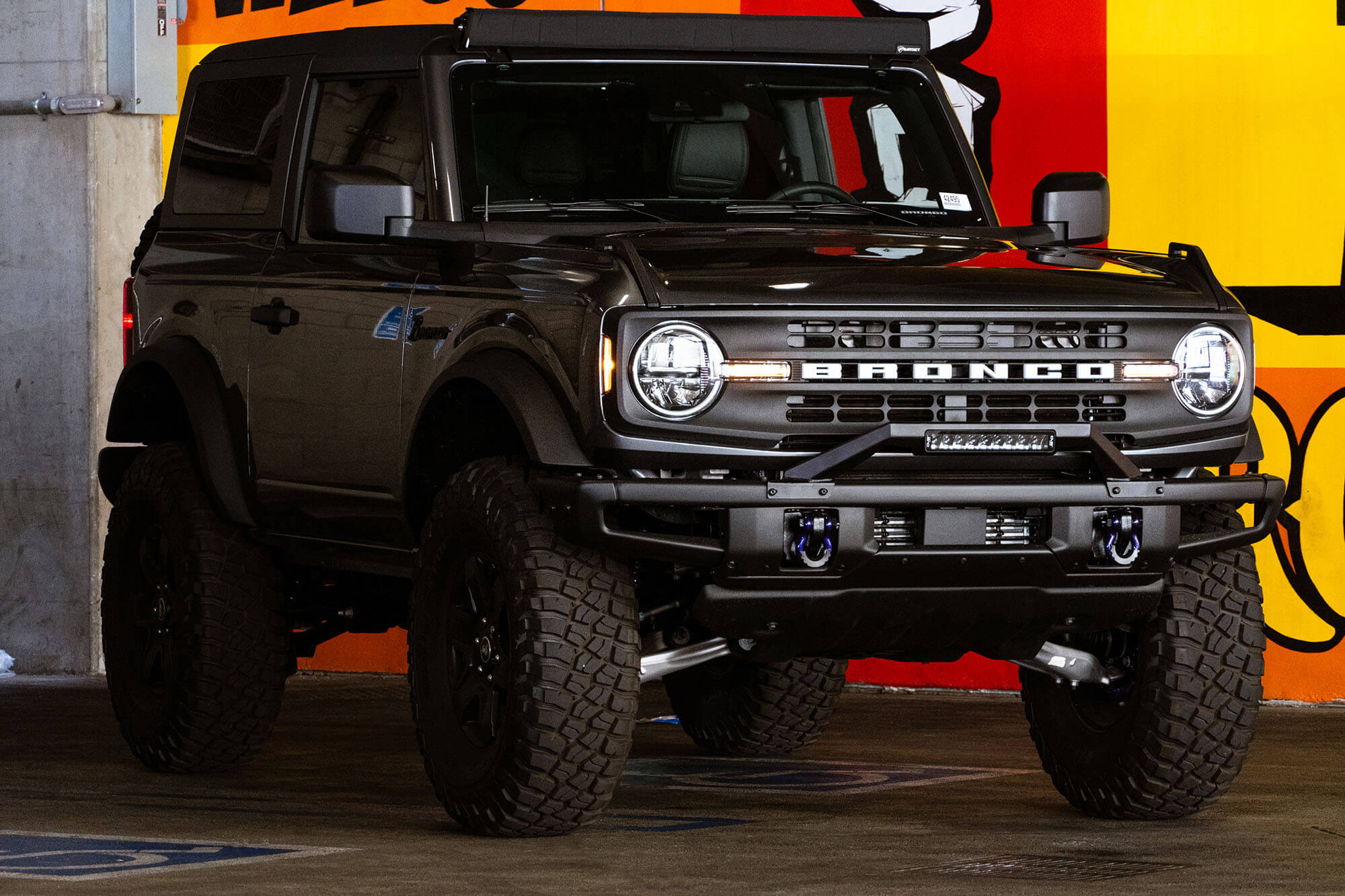 6th-gen-ford-bronco-factory-steel-bumper-bull-bar-with-light - NVMOS