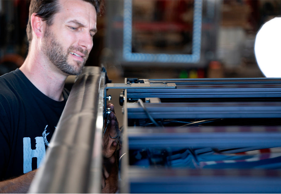 920x636_AwningMount_0000s_0002_DSC04763 - NVMOS