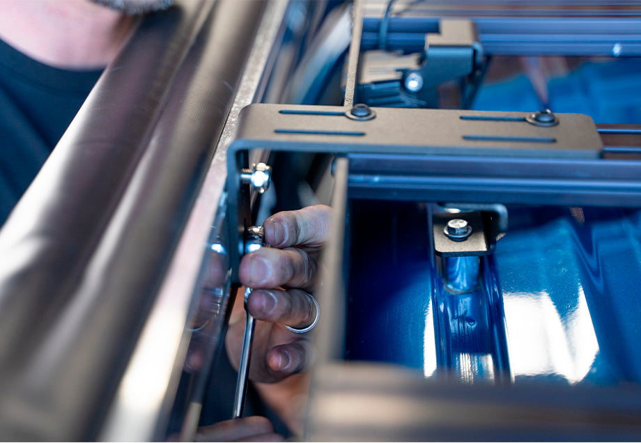 920x636_AwningMount_0000s_0004_DSC04758 - NVMOS