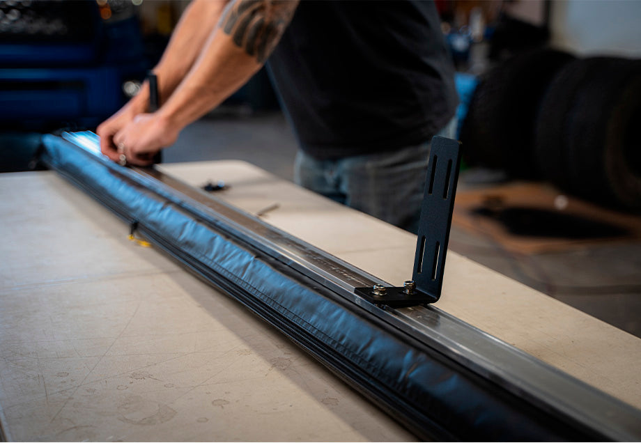 920x636_AwningMount_0000s_0007_DSC04752 - NVMOS