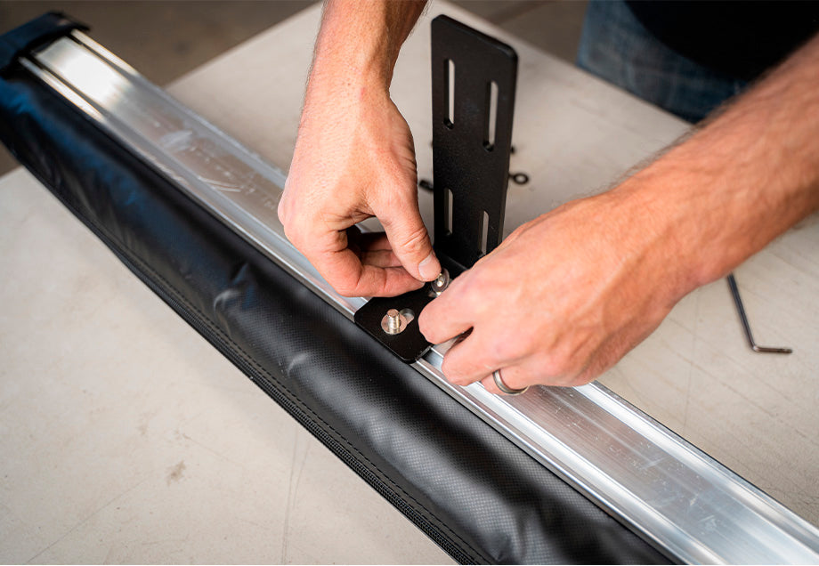 920x636_AwningMount_0000s_0008_DSC04749 - NVMOS