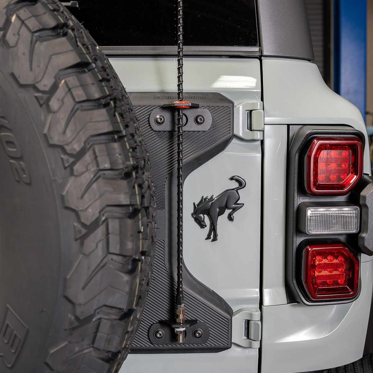Bronco-Rear-Antenna-Mount-02 - NVMOS