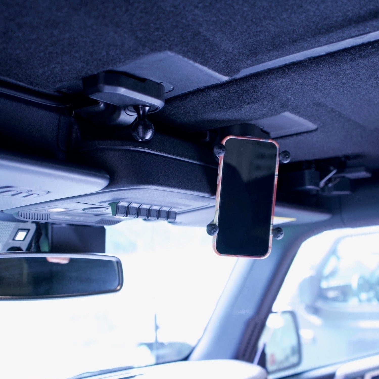 Bronco_1_Freedom_Panel_Mount_with_Phone_Xgrip - NVMOS