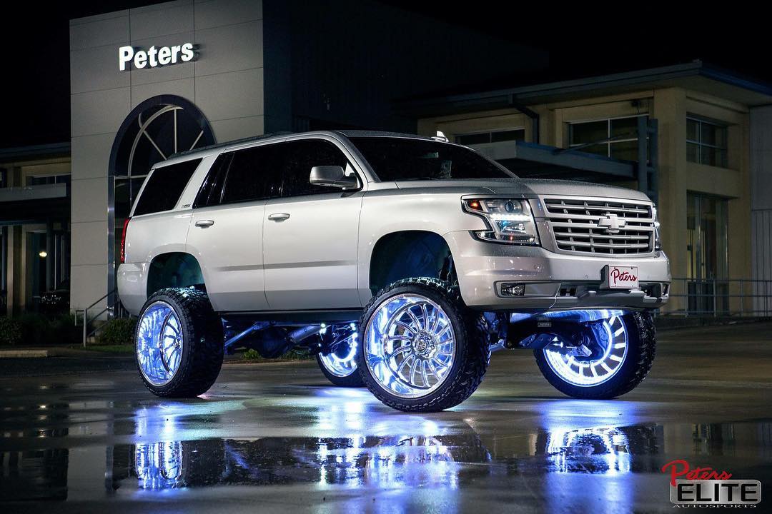 Chevy_Tahoe_peters_elite_autosports_White_Wheel_Rings_90e60b92-93ed-4eeb-aec8-7c010e387cf9 - NVMOS