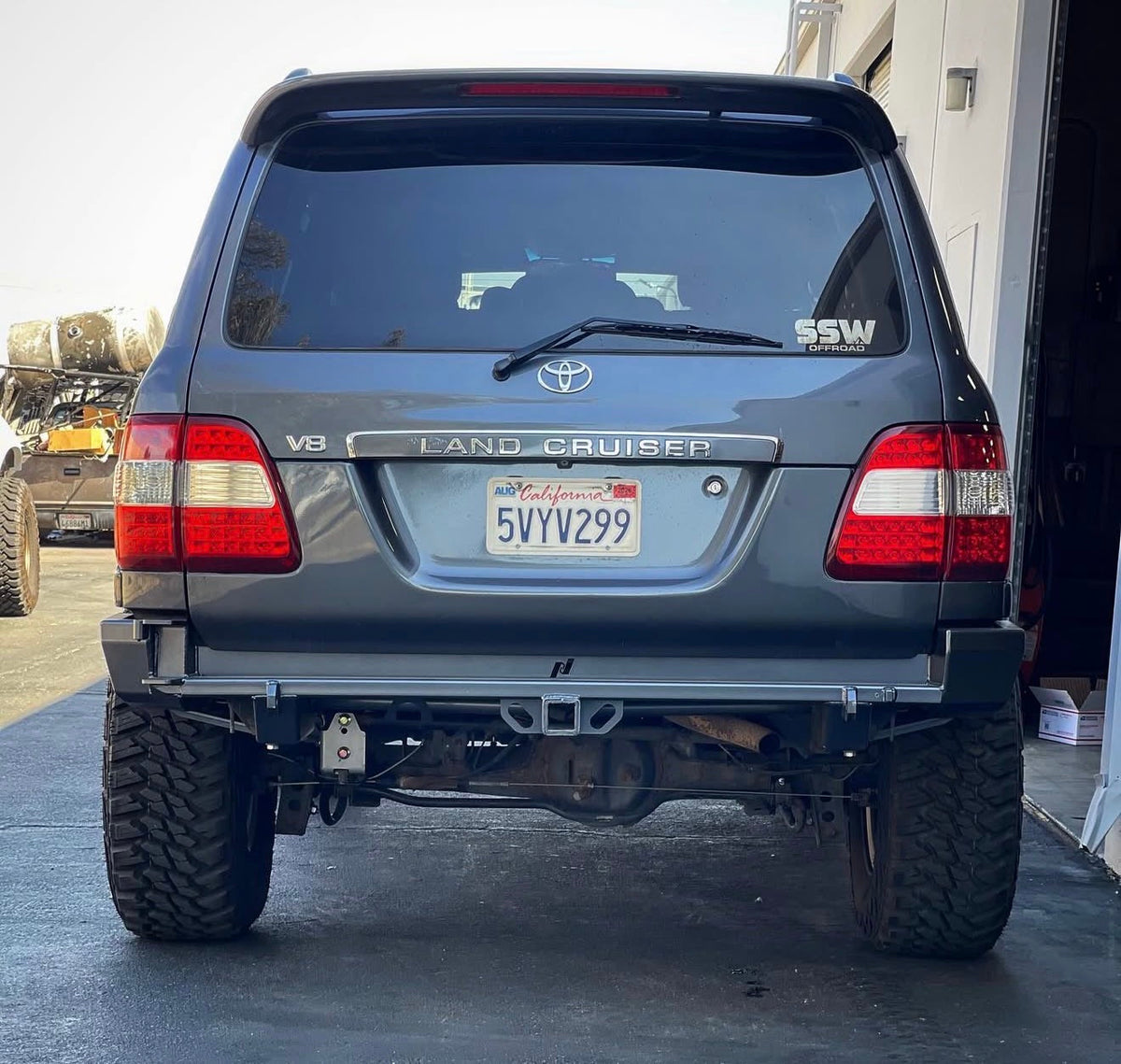 Dr. KDSS B.O.T.C.K. track bar correction kit for Toyota Land Cruiser 100 Series and Lexus LX 470