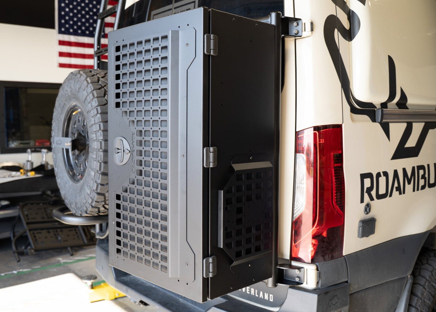 ROAMBUILT Trail Box with Optional Drawers