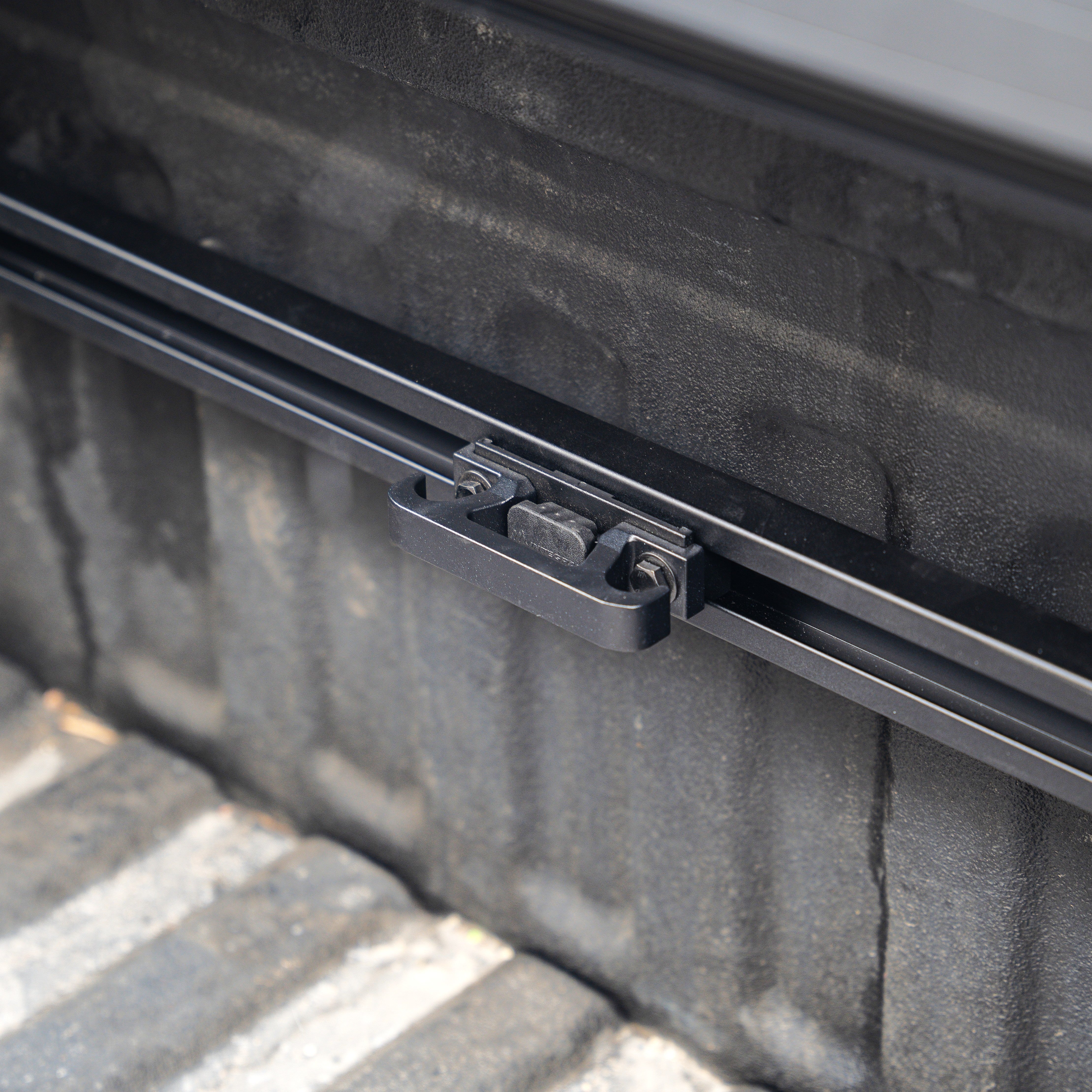 Integral Truck Bulkhead Rail - Ford Super Duty (2017+)