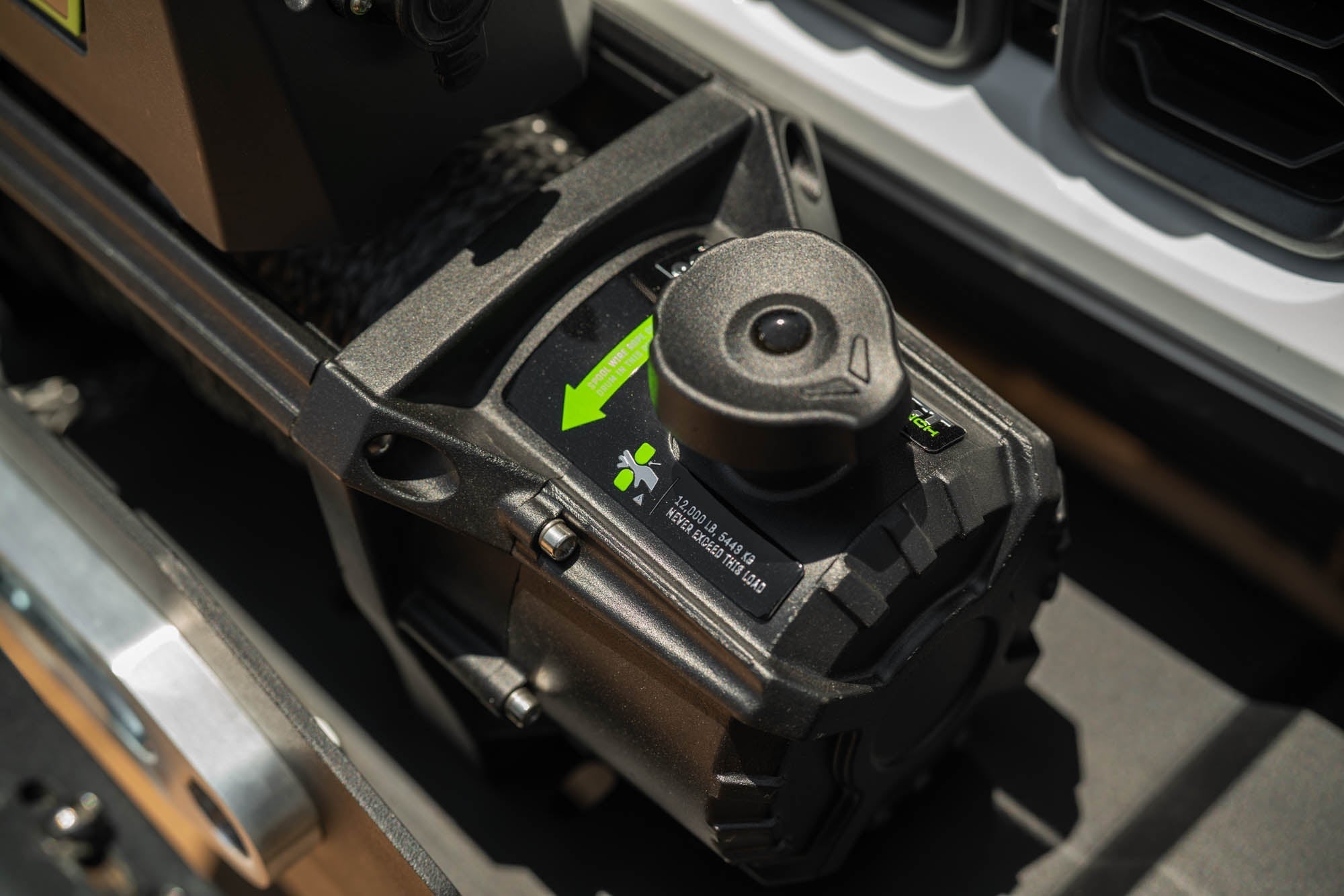 DV8-Xtract-12k-Synthetic-Rope-Winch-Installed-11 - NVMOS