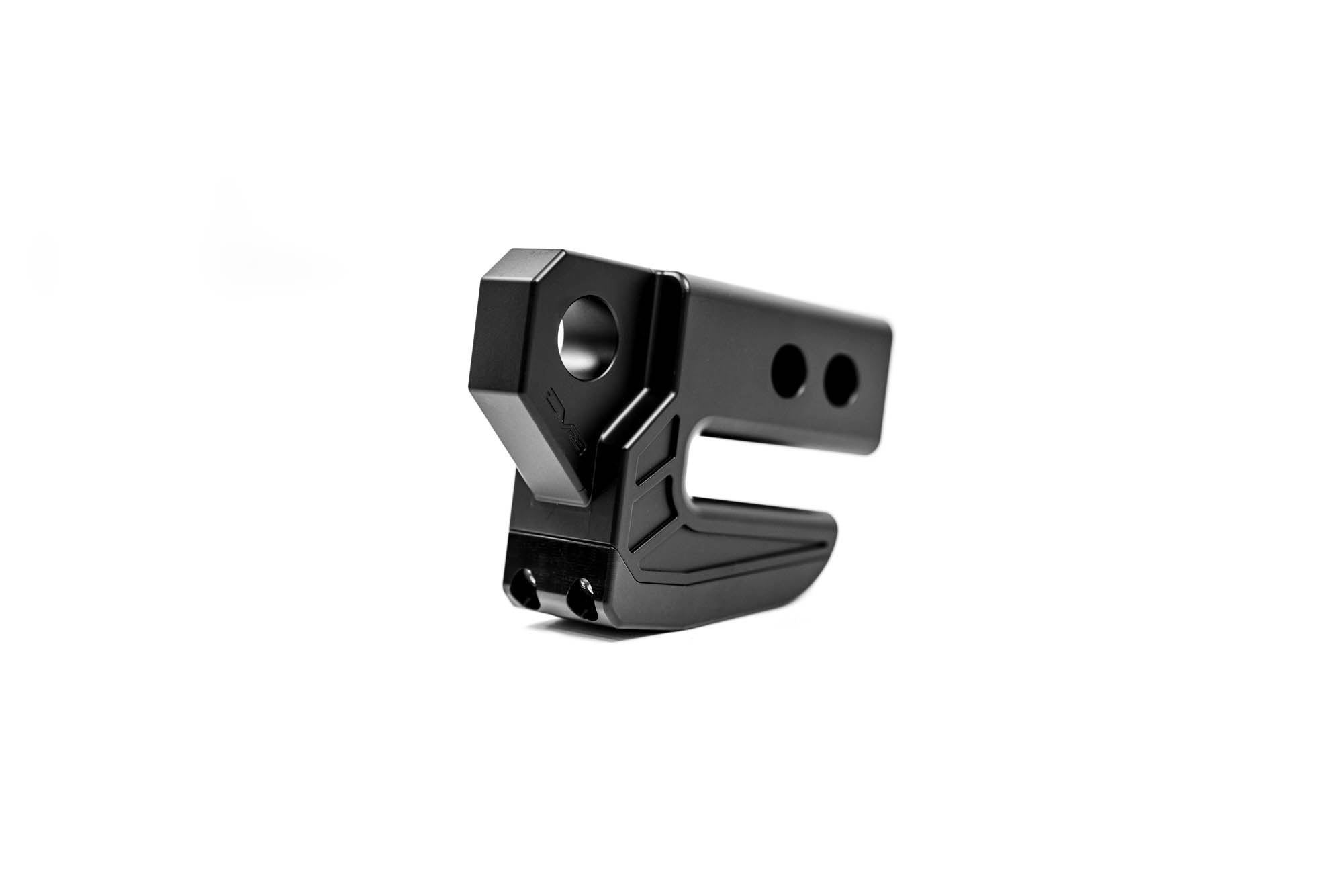 DV8-Xtract-Hitch-Skid-Plate-Black-1 - NVMOS