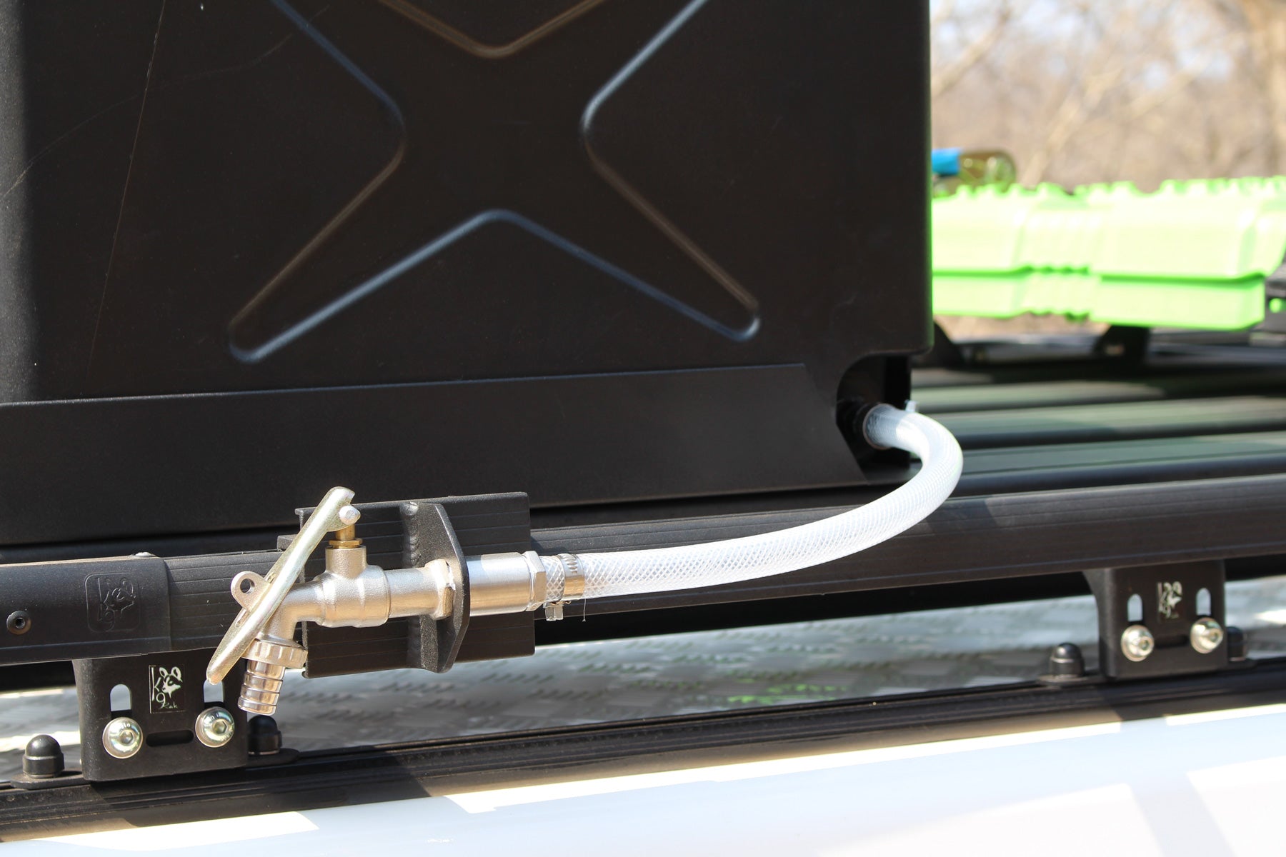 Eezi-Awn K9 Water Tank Tap & Bracket