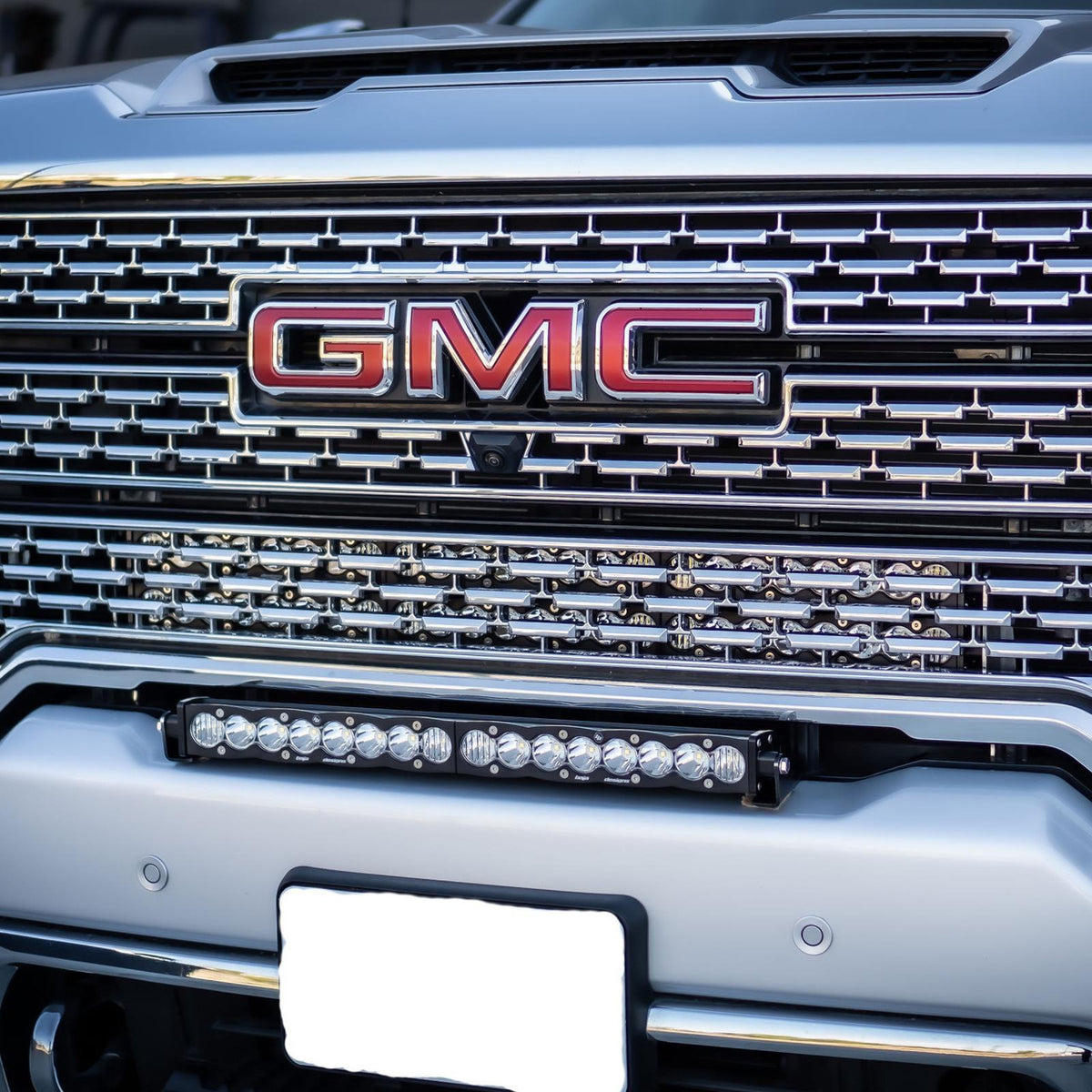Baja Designs GMC S8 Dual 30 Inch Grille Light Bar Kit - GMC 2020-23 Sierra 2500HD/3500HD; NOTE: Exc. AT4