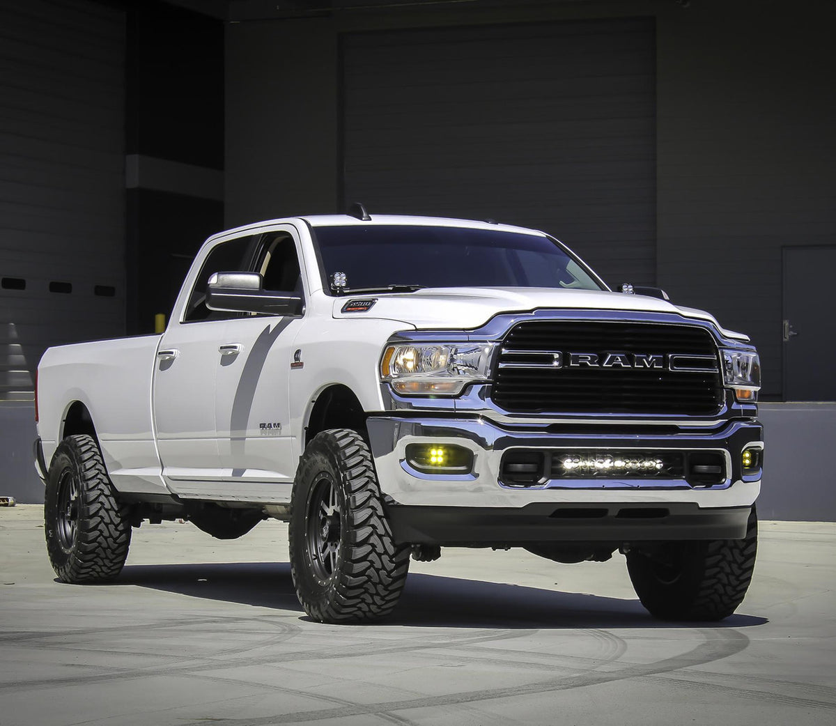 Baja Designs RAM S8 20 Inch Grille Lower Light Bar Kit - RAM 2019-2026 2500/3500