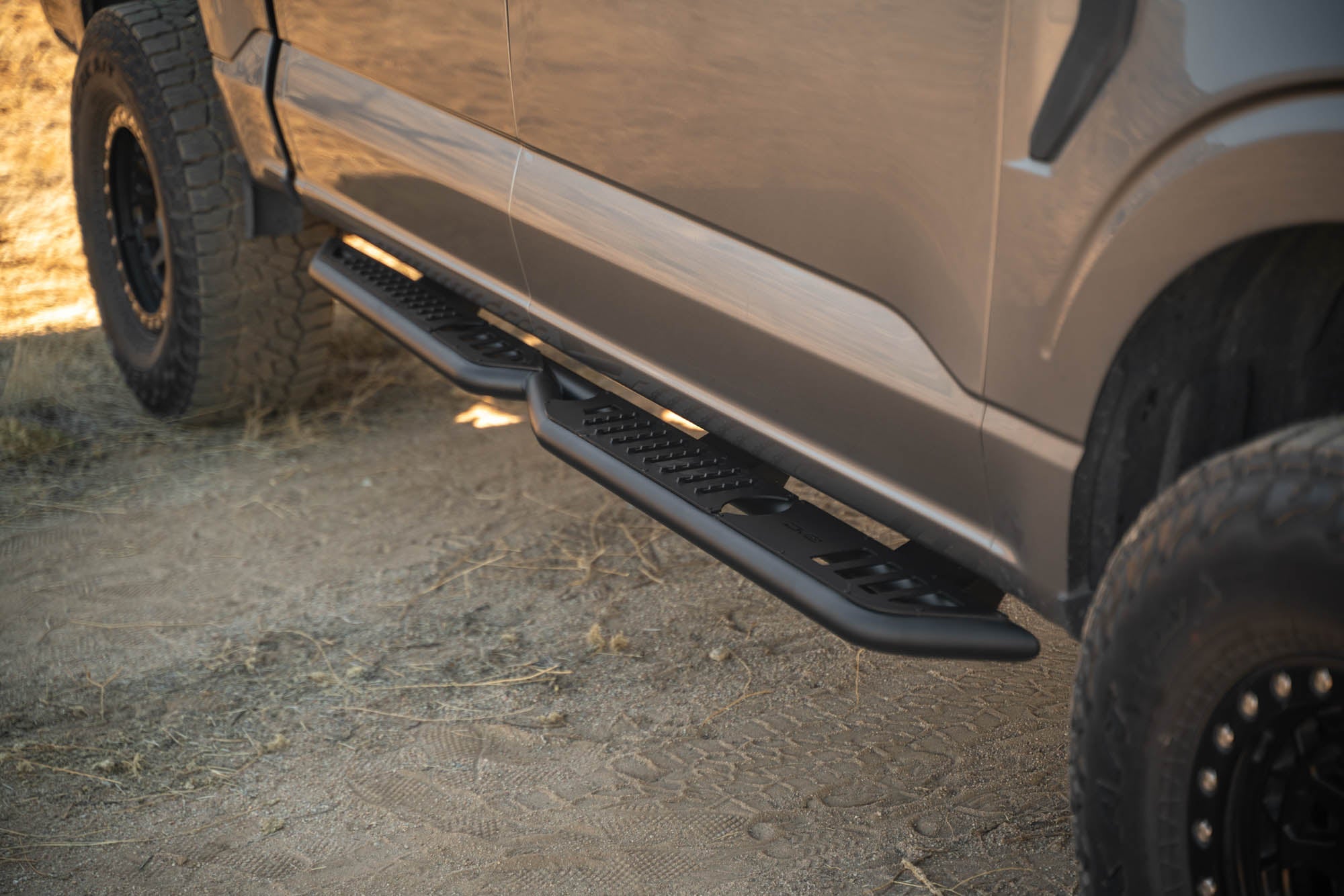 Ford-F-150-Crew-Cab-OE-Plus-Side-Steps-Installed-1 - NVMOS