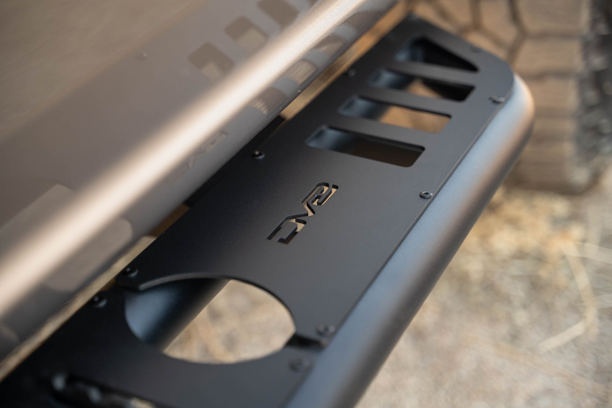 Ford-F-150-Crew-Cab-OE-Plus-Side-Steps-Installed-3 - NVMOS