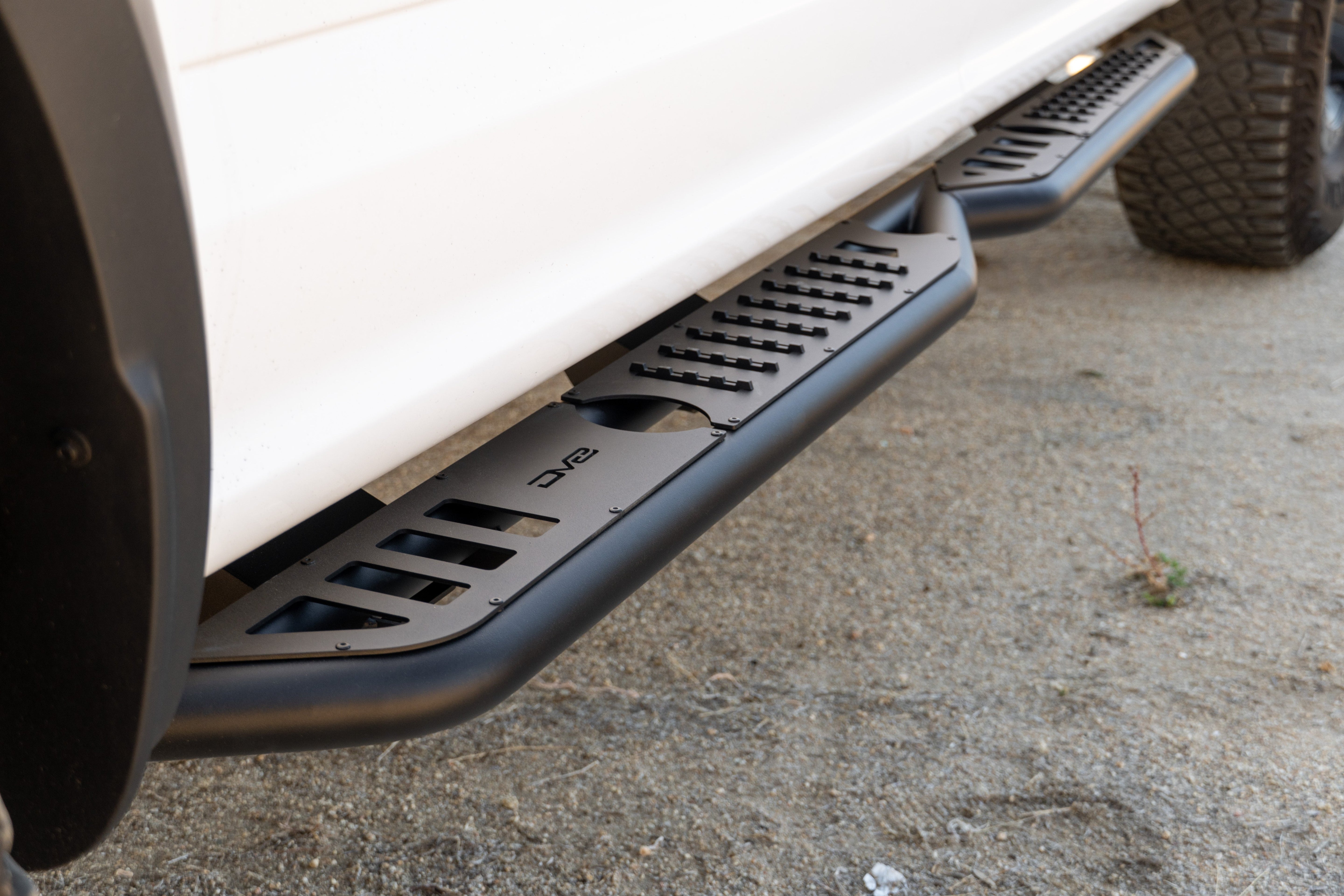 Ford-F-150-Crew-Cab-OE-Plus-Side-Steps-Installed-7 - NVMOS