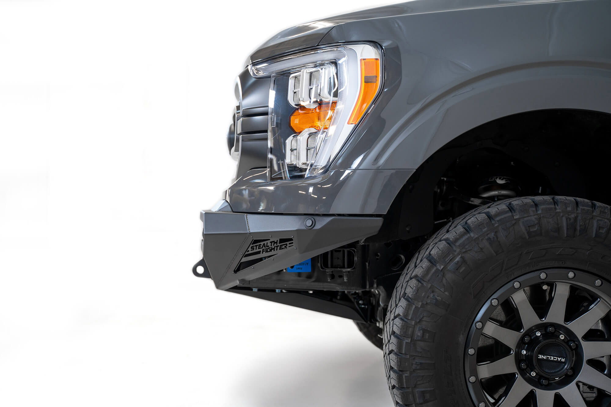 Ford-F150-aftermarket-winch-front-bumper_12502681-1761-46b7-85ce-1d58c6ec99a4 - NVMOS