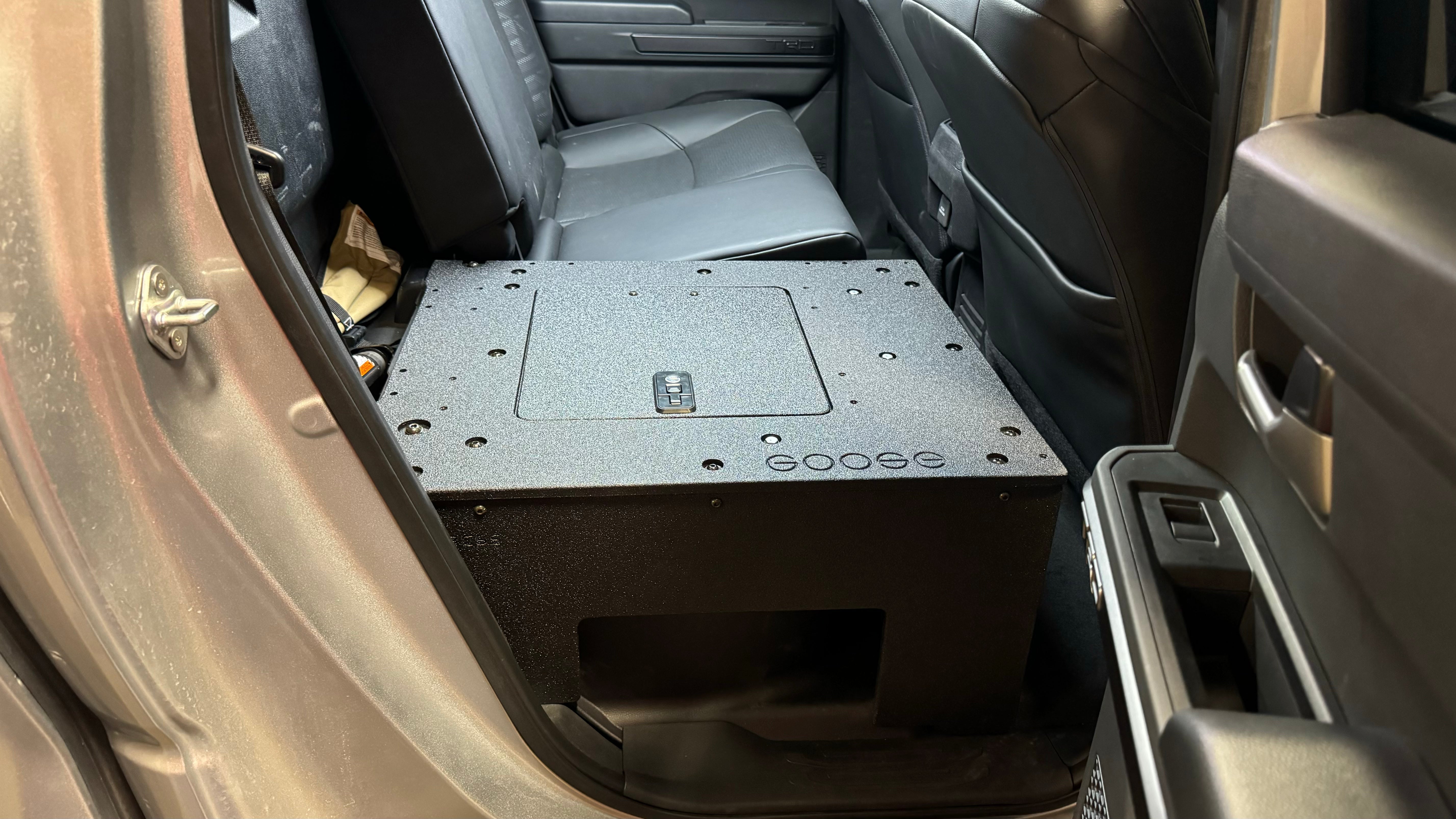 Toyota Tacoma - 2024-presente - 4.ª generación - No híbrido - Cabina doble - Serie Explore - Sistema de placa de eliminación de asientos - Segunda fila