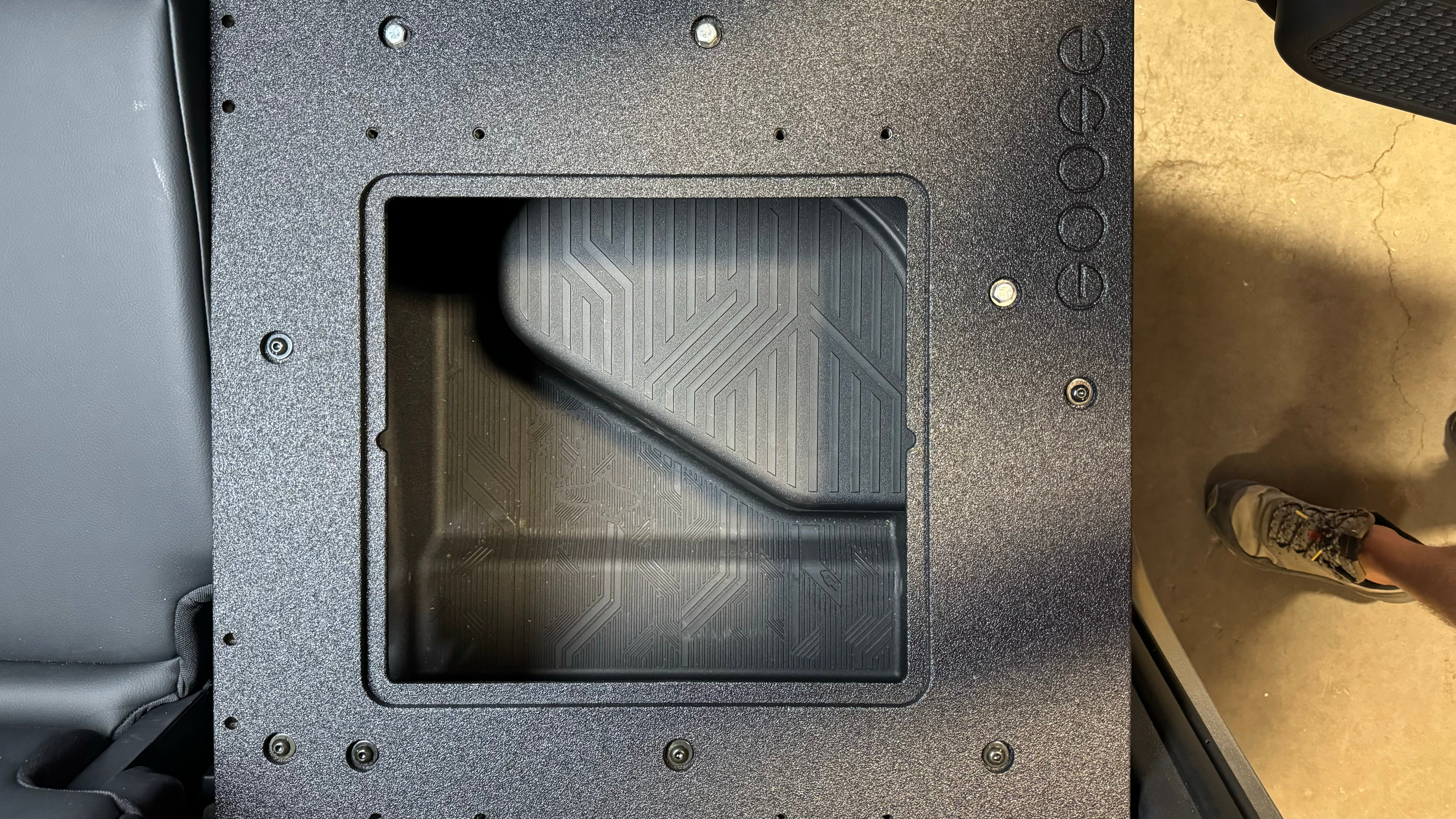 Toyota Tacoma - 2024-presente - 4.ª generación - No híbrido - Cabina doble - Serie Explore - Sistema de placa de eliminación de asientos - Segunda fila