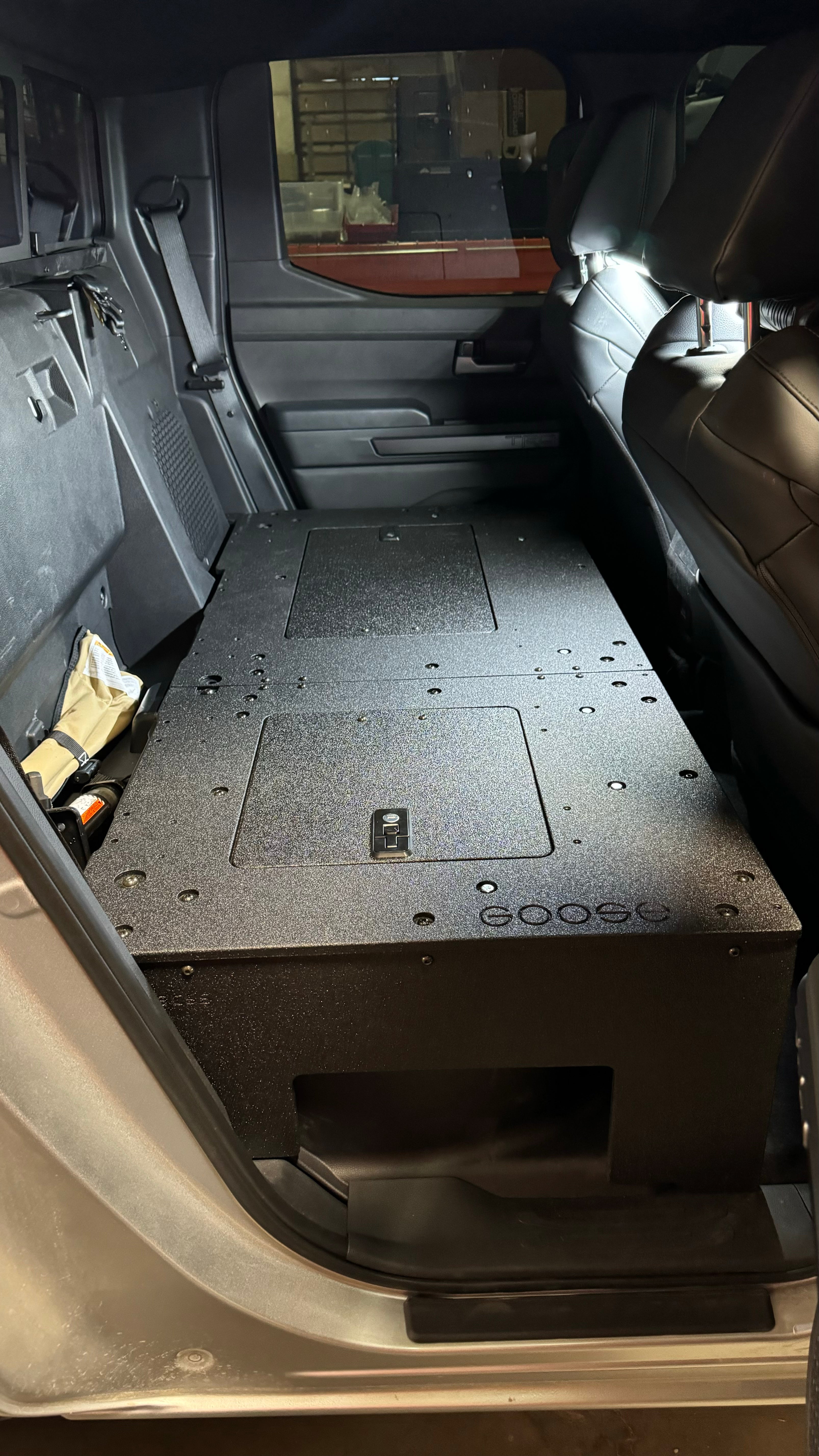 Toyota Tacoma - 2024-presente - 4.ª generación - No híbrido - Cabina doble - Serie Explore - Sistema de placa de eliminación de asientos - Segunda fila