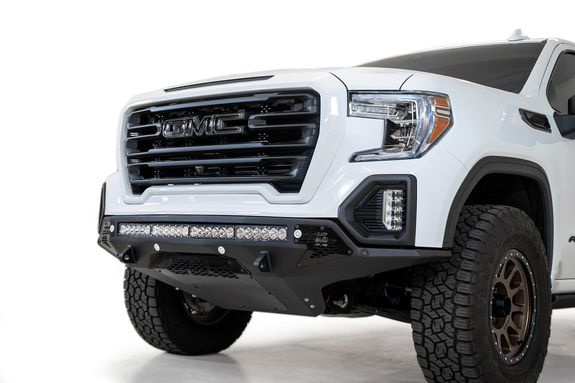 GMC-1500-front-bumper_3ba29e96-a1c5-43dd-9d10-e50abbde3188 - NVMOS