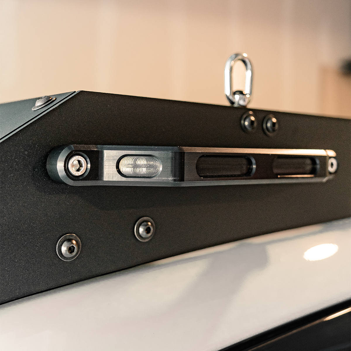 Grab_Handle_0001_DSC02495 - NVMOS