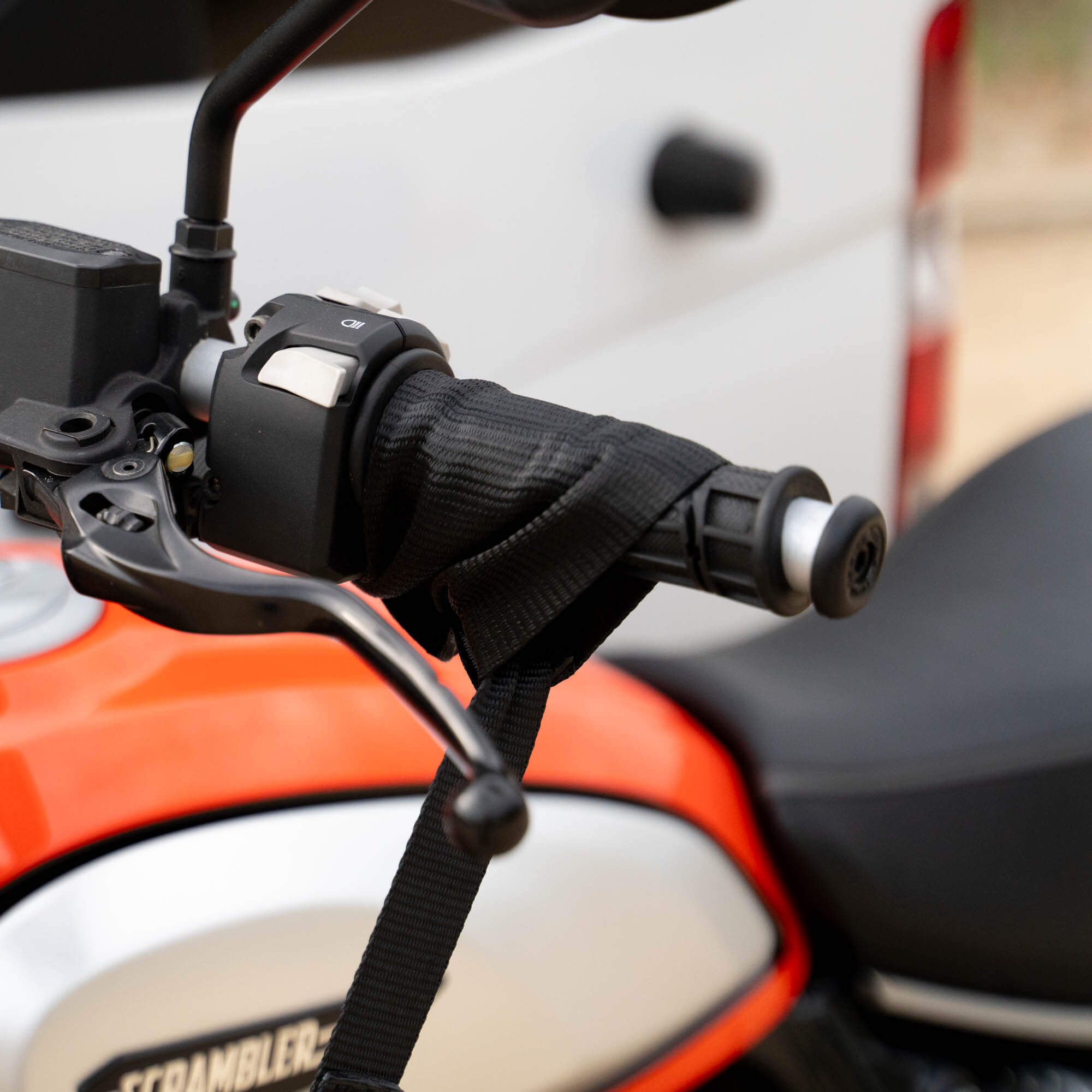 MotoTote HandleCuff Ratcheting Tie Downs