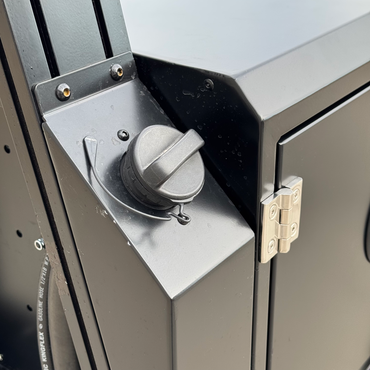 Dirtbox Overland Transformer drop center flatbed for Chevy, GMC and Ford trucks