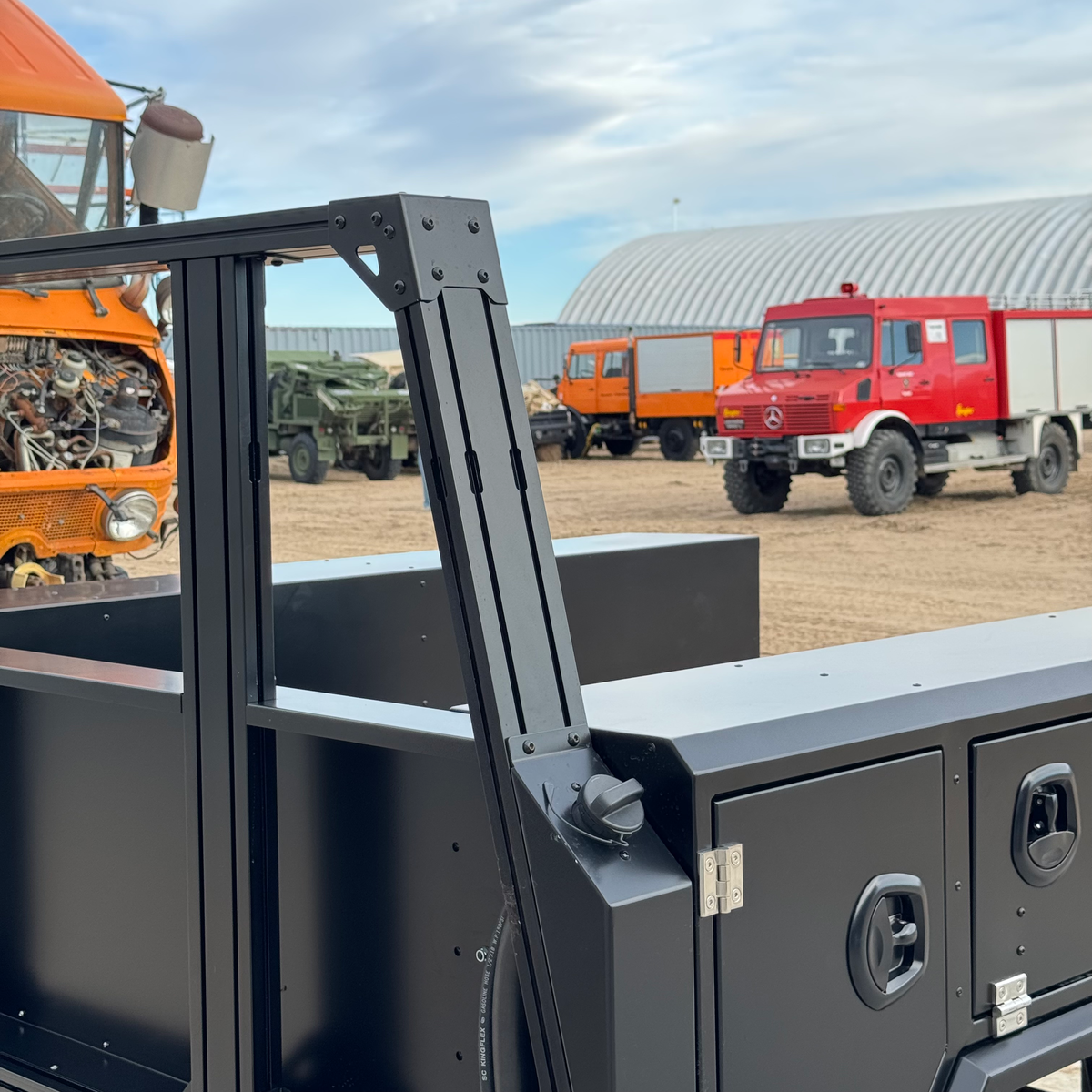 Dirtbox Overland Transformer drop center flatbed for Chevy, GMC and Ford trucks