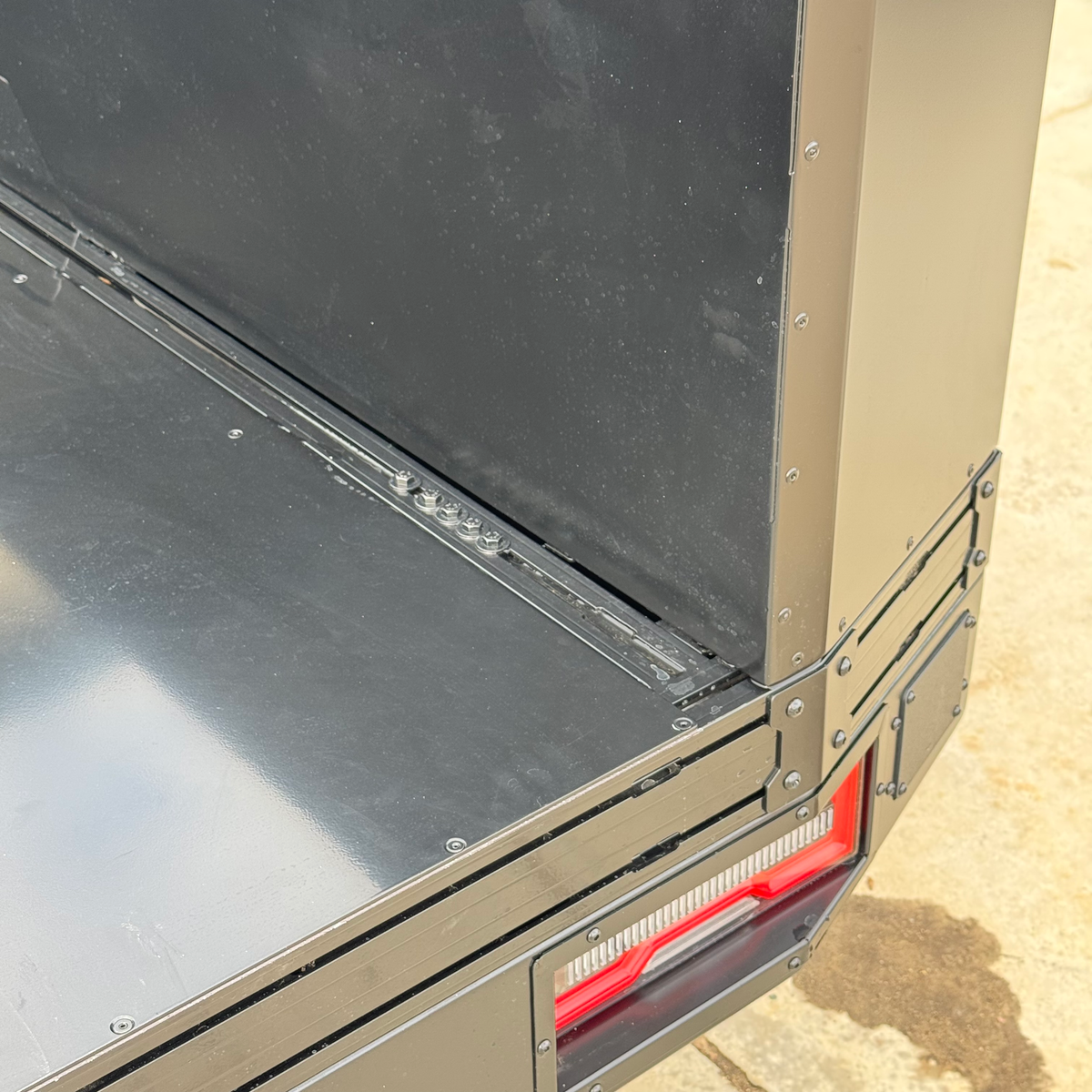Dirtbox Overland Transformer drop center flatbed for Chevy, GMC and Ford trucks