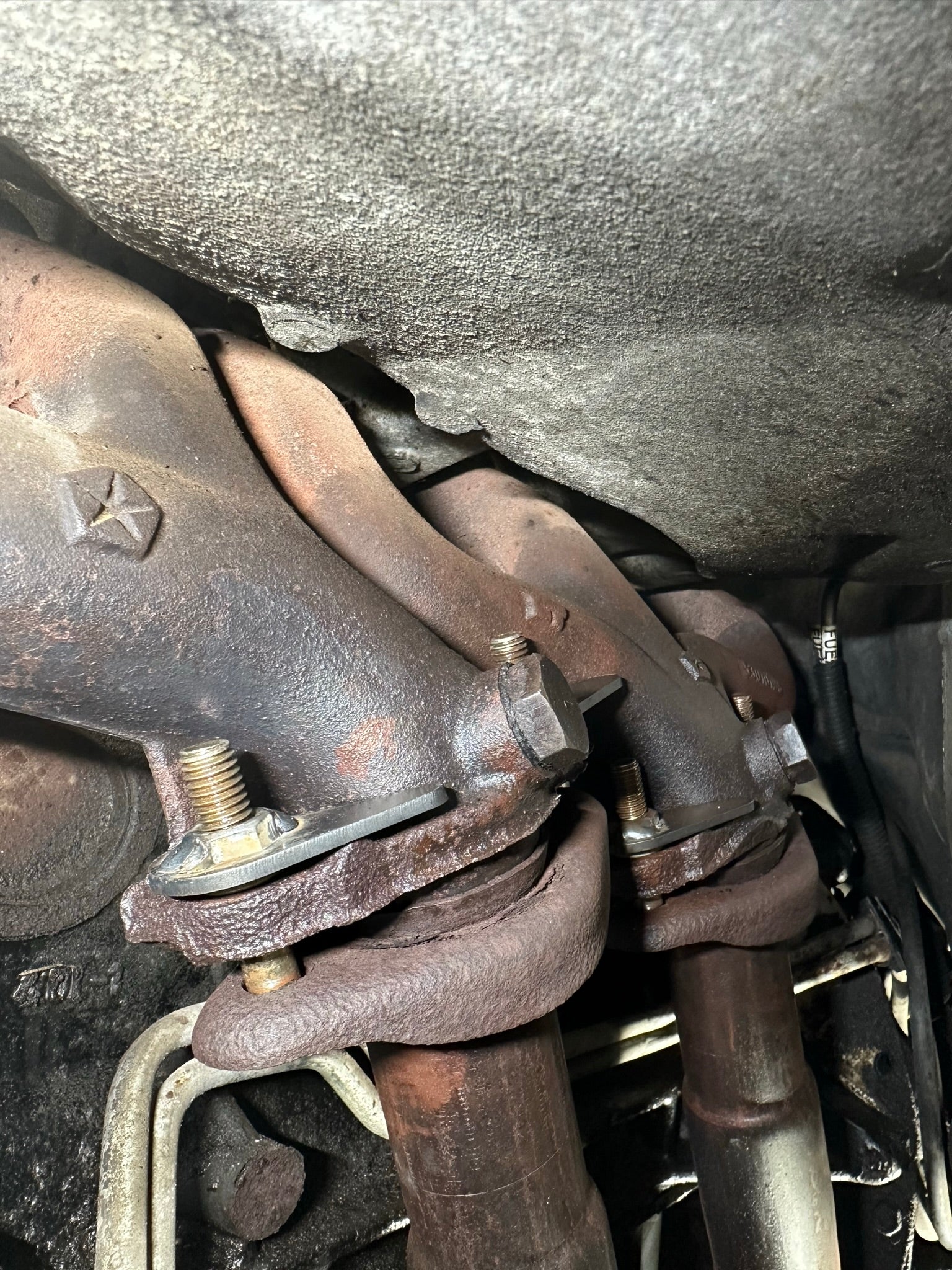 Exhaust Header Down Pipe Bolt and Flag-Nut Set for Jeep TJ / XJ / ZJ / YJ / WJ / LJ