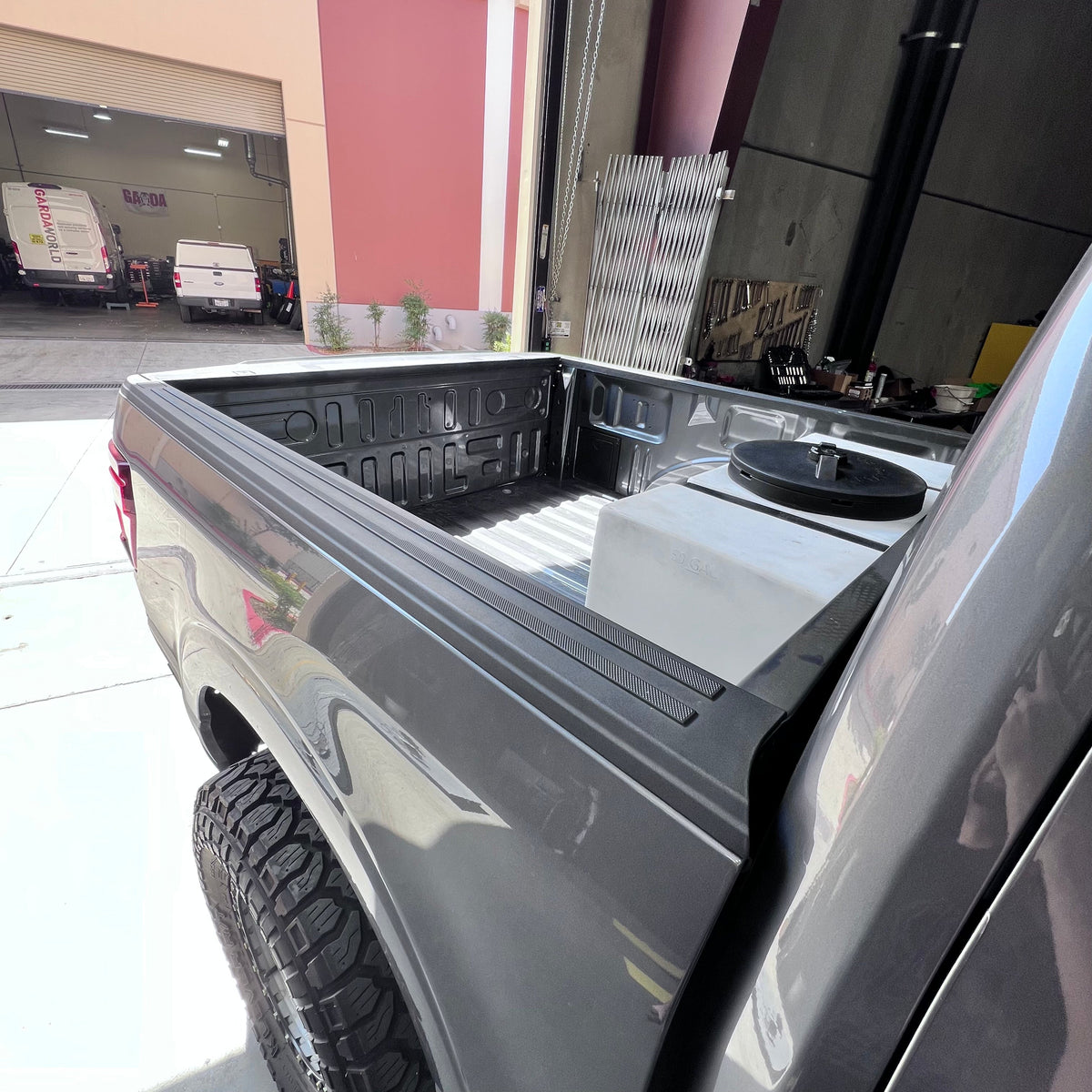 S&B 50 gallon detail tank for universal fit
