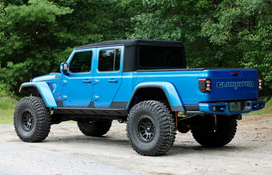 Clayton Off Road 4.5 inch front coil springs for Jeep Gladiator JT V6 gas