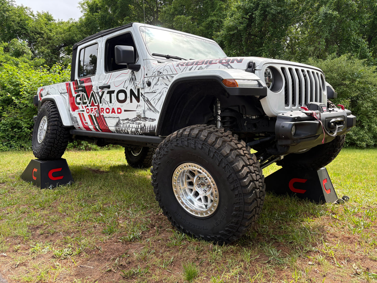 Clayton Off Road Premium 4.5-inch long arm lift kit for 2021-2023 diesel Jeep Gladiator JT