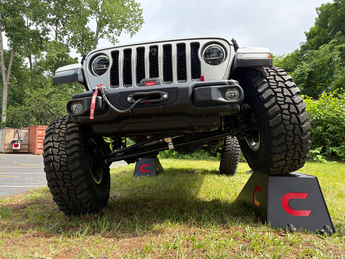 Clayton Off Road Overland+ 4.5-inch long arm lift kit for 2021-2023 diesel Jeep Gladiator JT