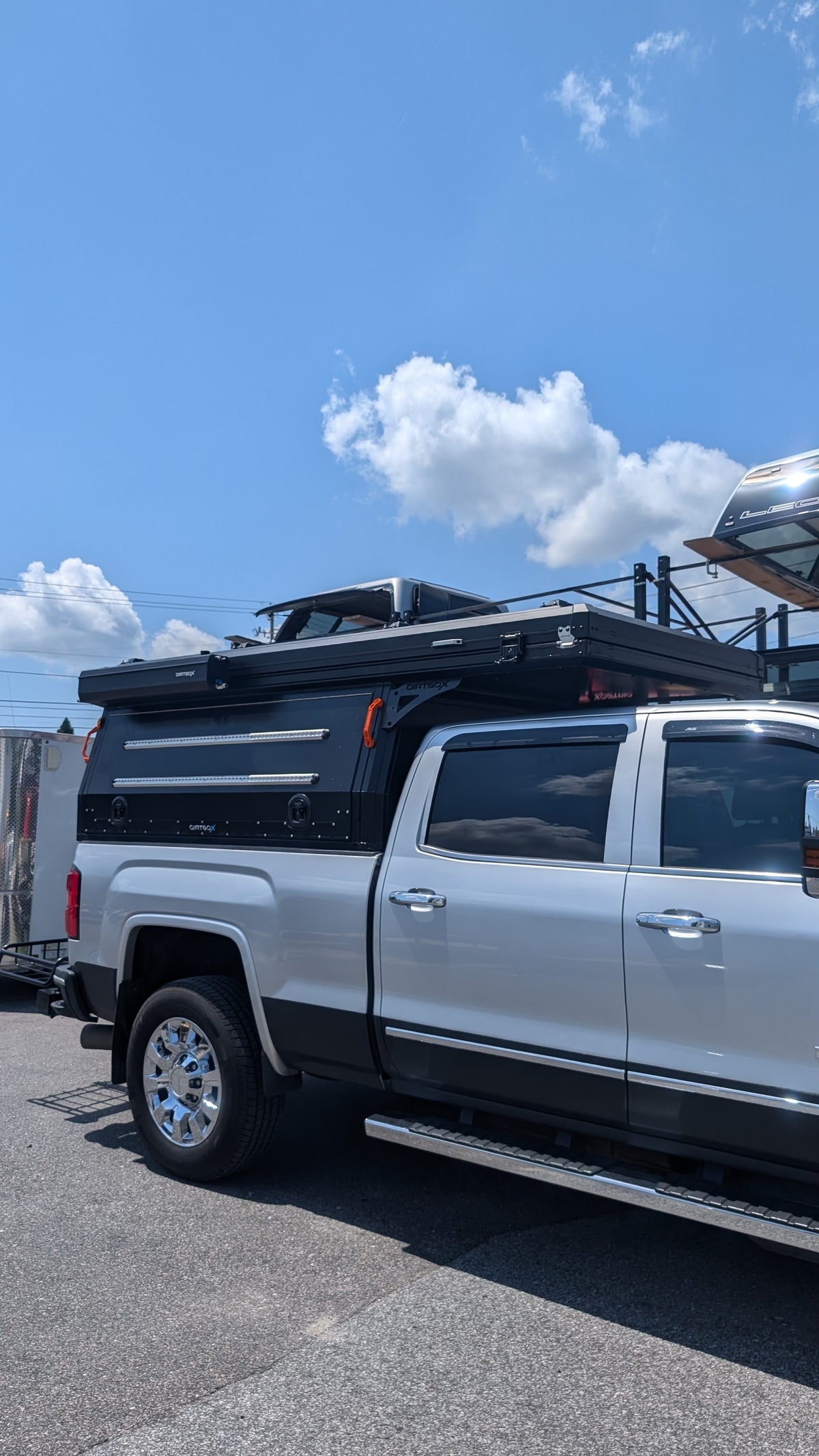 Dirtbox Overland side hanging pressurized water tank, universal fit