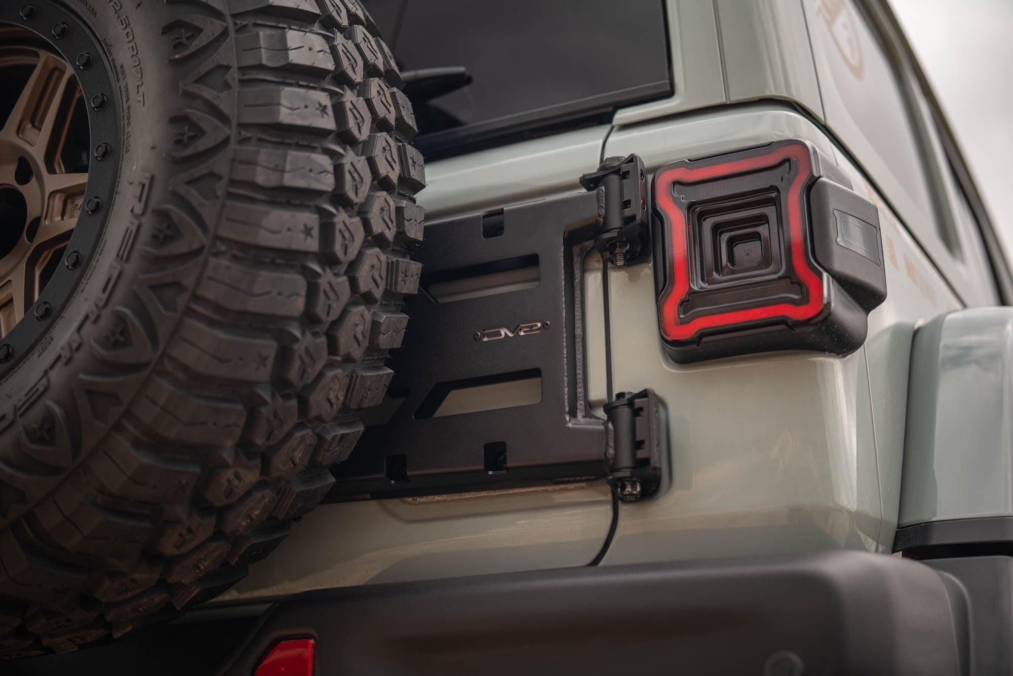Jeep-Wrangler-JL-Spare-Tire-Carrier-2025-Installed-3 - NVMOS