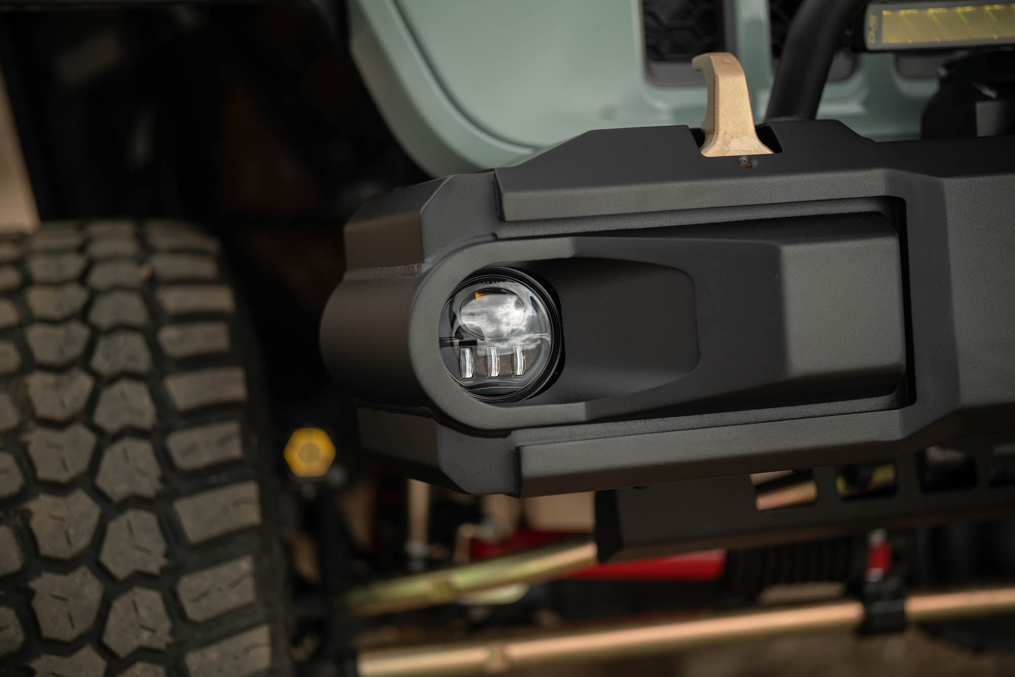 Jeep-Wrangler-_-Gladiator-OE-Plus-Front-Bumper-Outdoor-13 - NVMOS