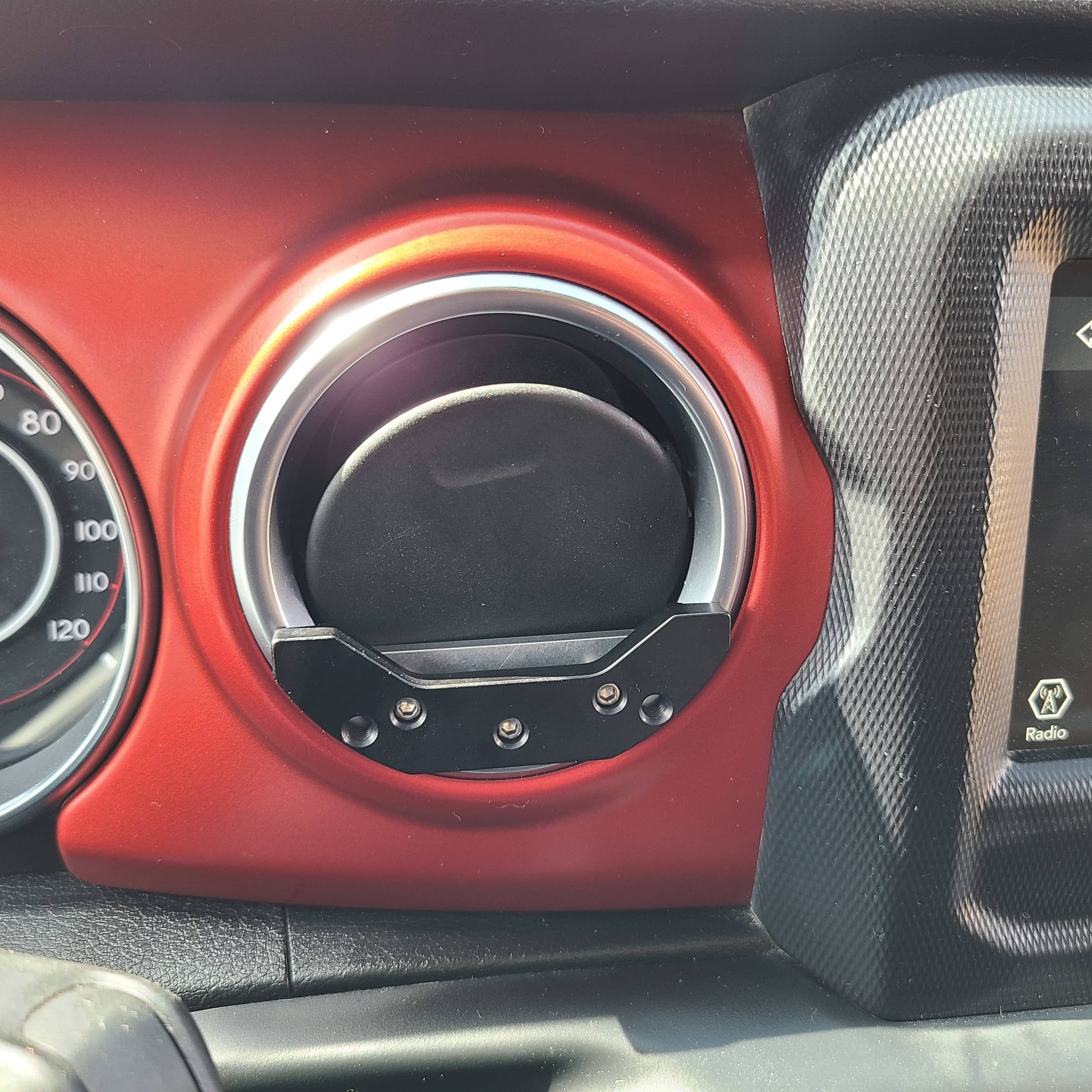 Jeep_Wrangler_JL_offroad_vent_ring_mount_for_phones - NVMOS