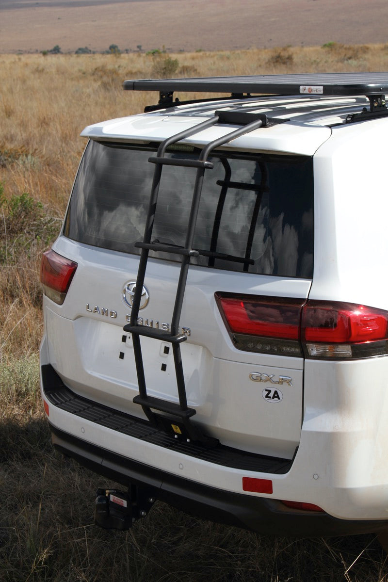 K9-Land-Cruiser-300-Rear-ladder-03 - NVMOS