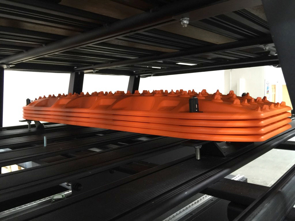 Eezi-Awn K9 MAXTRAX Mount Set