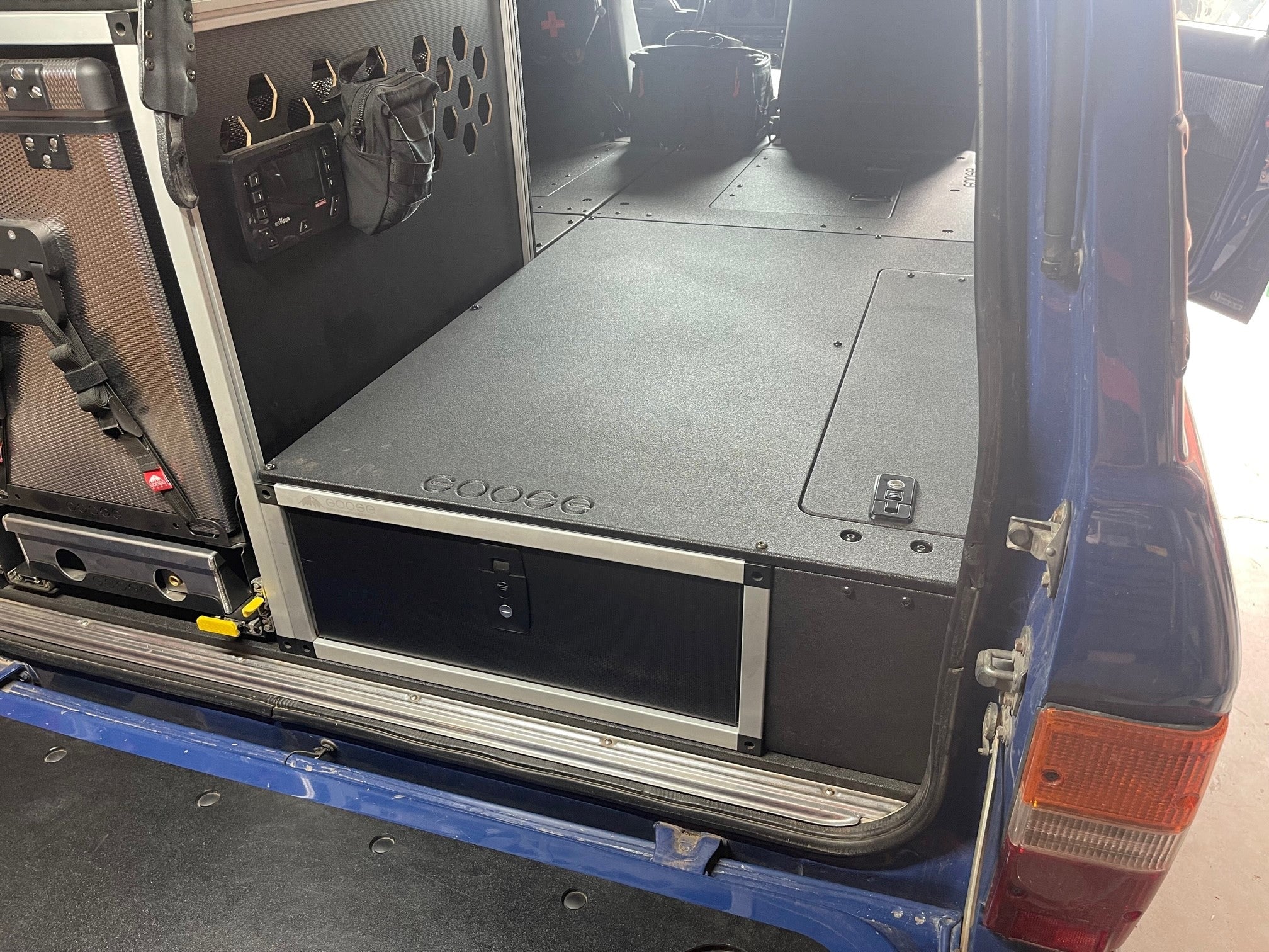 Toyota Land Cruiser 1980-1990 Serie 60 - Módulo de cajón único con placa superior ajustada - 22-3/16" de ancho x 9-1/2" de alto x 40" de profundidad