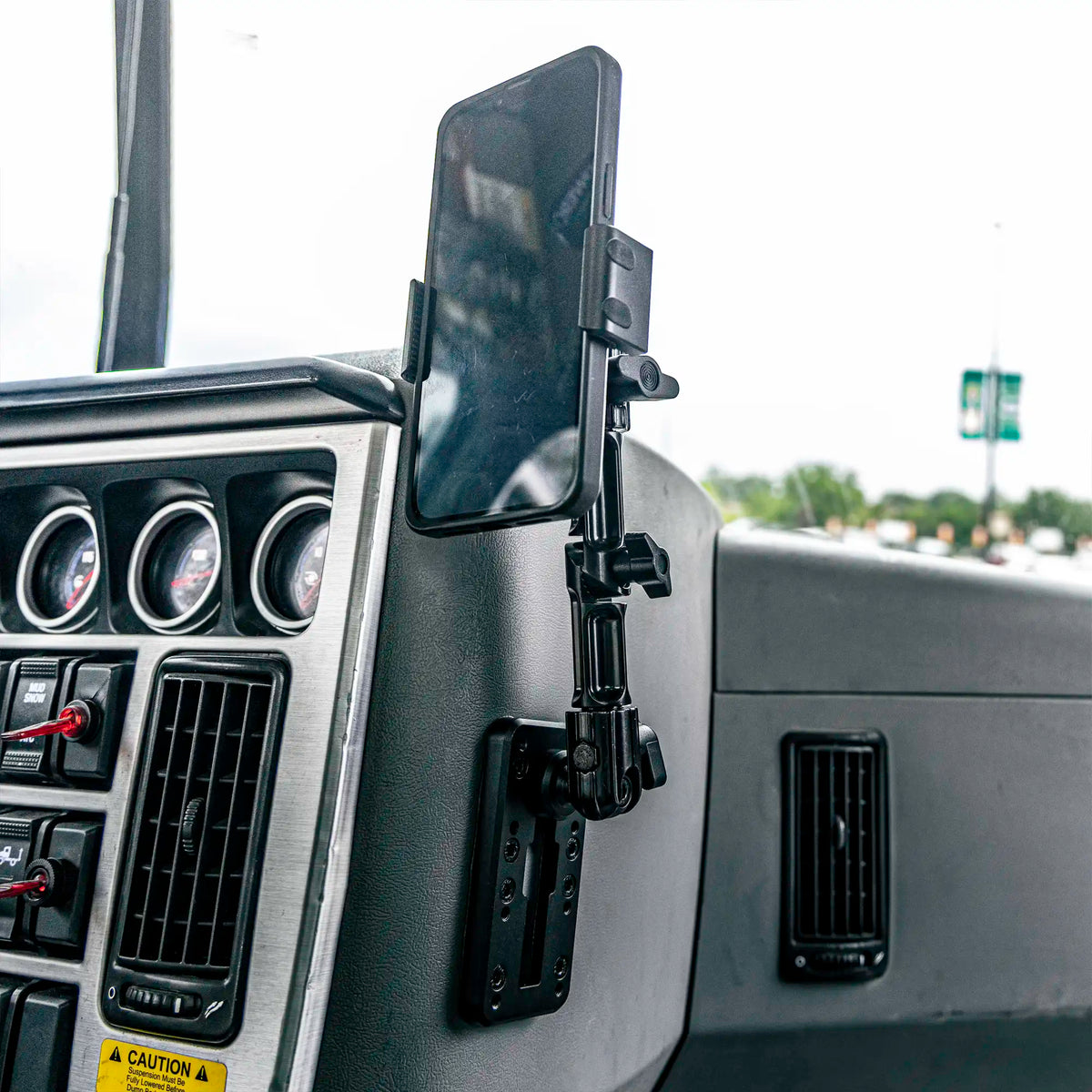 Tackform Fast Track semi truck mounting kit for phone and tablet with 7 inch arms
