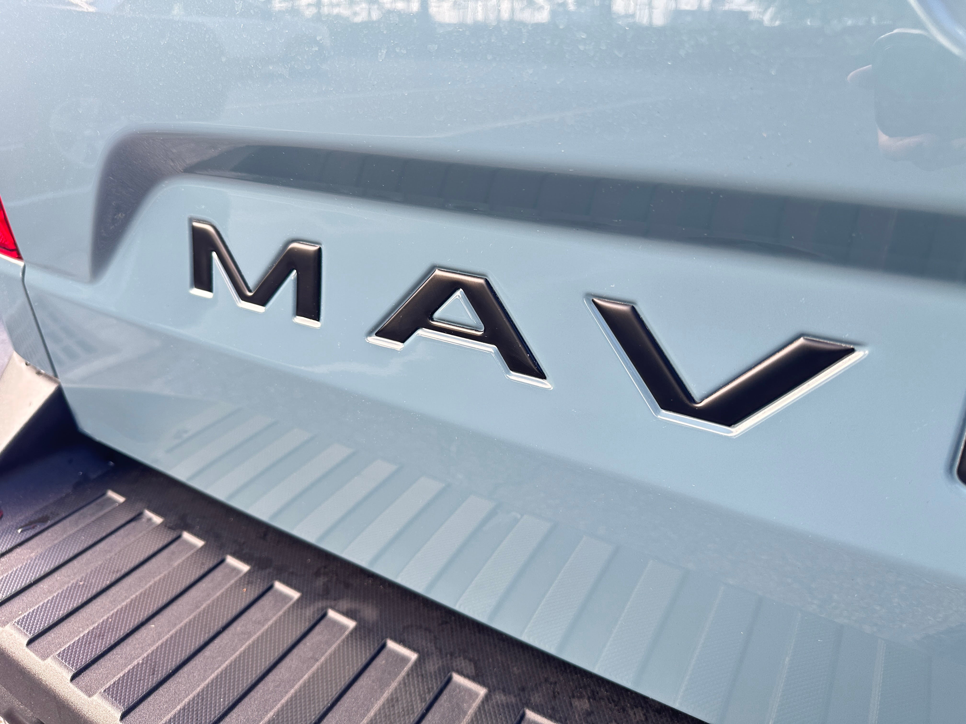 MAV001-BLK-MCloseUp - NVMOS