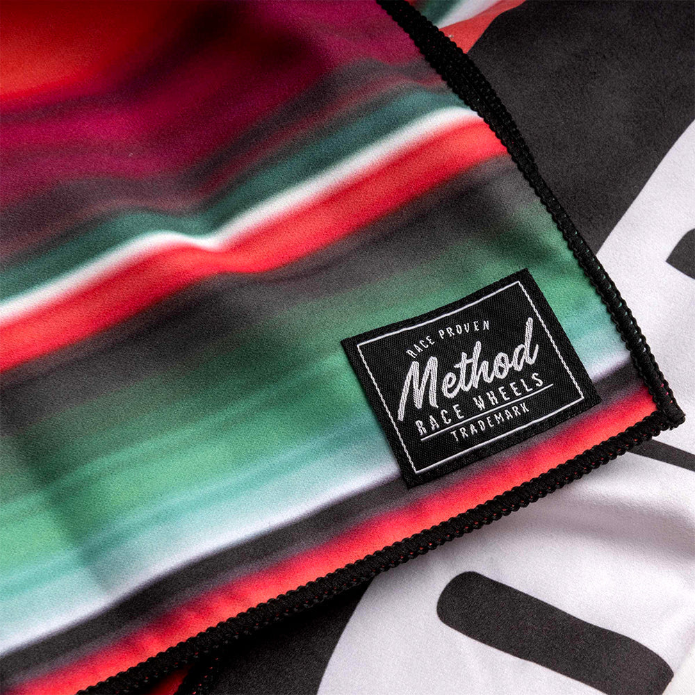 Method travel towel in serape for universal fit