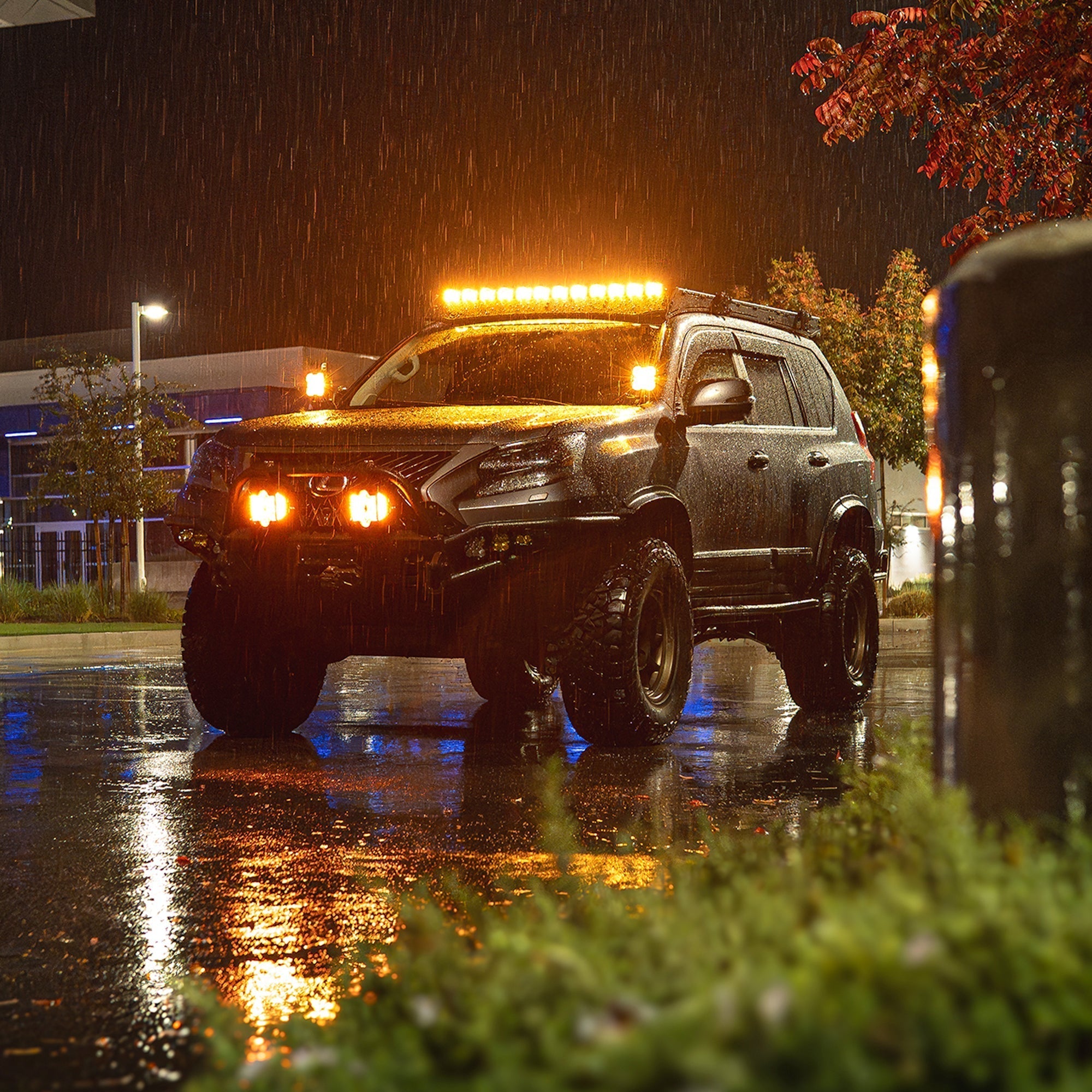 Off-road-vehicle-in-heavy-rain-equipped-with-VEGA-7-pod-lighting_acaad469-e42f-4d17-8e47-26a0070d8a2b - NVMOS
