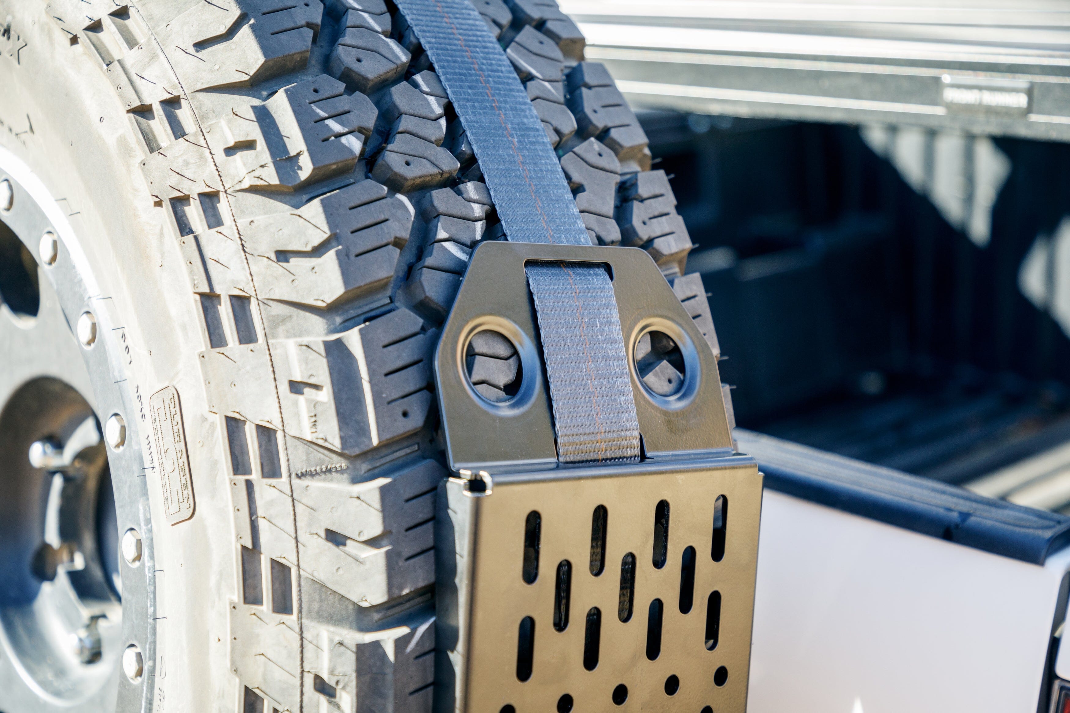 Overland_Kitted_Spare_Tire_Bracket_Detail_8599e3e0-2afa-4220-8002-fe0ba8fb1286 - NVMOS